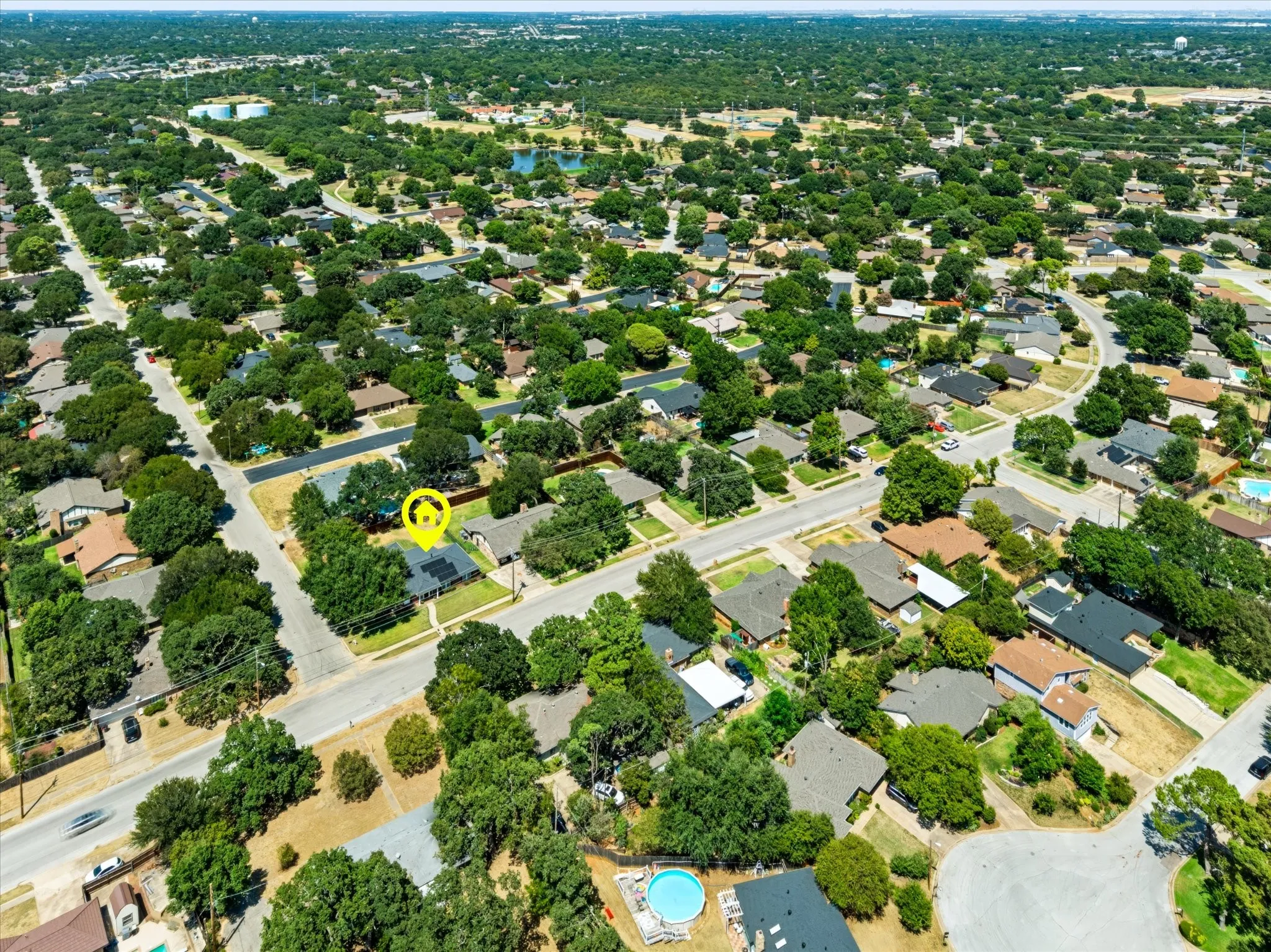 Single Family Residence For Sale in Tarrant County , 420 Cannon Drive, Hurst, Texas 76054, 3 Bedroom, 2 Bathroom, 2 Garage spaces, 1,717 Sqft, built in 1976, mls#21354289, Real Estate Agent in Hurst, Homes For Sale in Tarrant county, Homes For Sale in Hurst, Realtor in Hurst Texas, Real Estate Brokerage Independent Realty Texas, Luminita Cordes Realtor