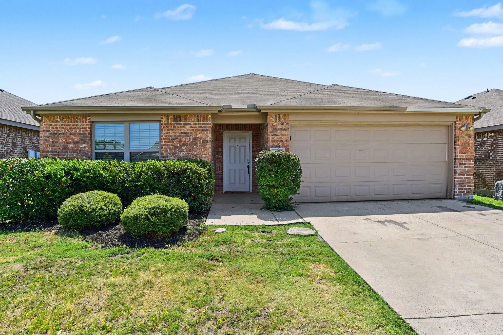 Single Family Residence For Sale in Hunt County , 1415 Reiger Drive, Greenville, Texas 75402, 3 Bedroom, 2 Bathroom, 2 Garage spaces, 1,506 Sqft, built in 2016, mls#21363663, Real Estate Agent in Greenville, Homes For Sale in Hunt county, Homes For Sale in Greenville, Realtor in Greenville Texas, Real Estate Brokerage Independent Realty Texas, Luminita Cordes Realtor