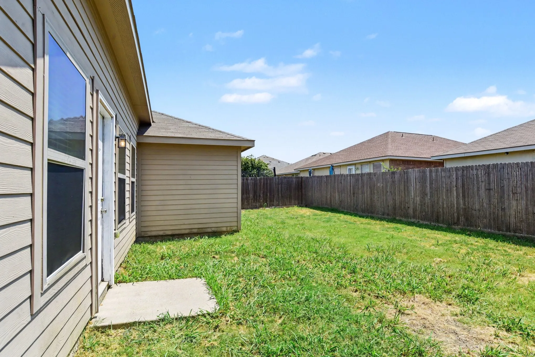 Single Family Residence For Sale in Hunt County , 1415 Reiger Drive, Greenville, Texas 75402, 3 Bedroom, 2 Bathroom, 2 Garage spaces, 1,506 Sqft, built in 2016, mls#21363663, Real Estate Agent in Greenville, Homes For Sale in Hunt county, Homes For Sale in Greenville, Realtor in Greenville Texas, Real Estate Brokerage Independent Realty Texas, Luminita Cordes Realtor