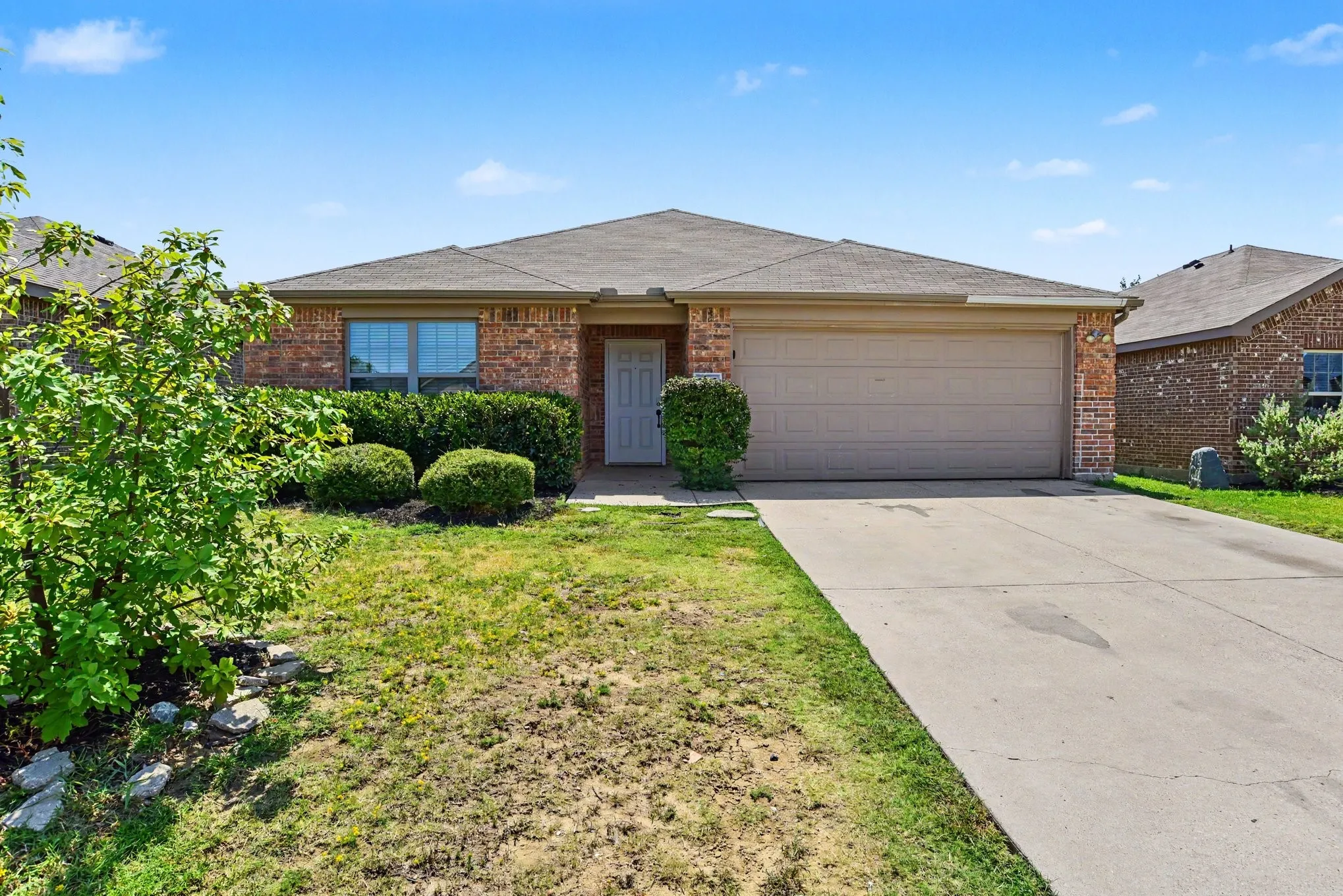 Single Family Residence For Sale in Hunt County , 1415 Reiger Drive, Greenville, Texas 75402, 3 Bedroom, 2 Bathroom, 2 Garage spaces, 1,506 Sqft, built in 2016, mls#21363663, Real Estate Agent in Greenville, Homes For Sale in Hunt county, Homes For Sale in Greenville, Realtor in Greenville Texas, Real Estate Brokerage Independent Realty Texas, Luminita Cordes Realtor