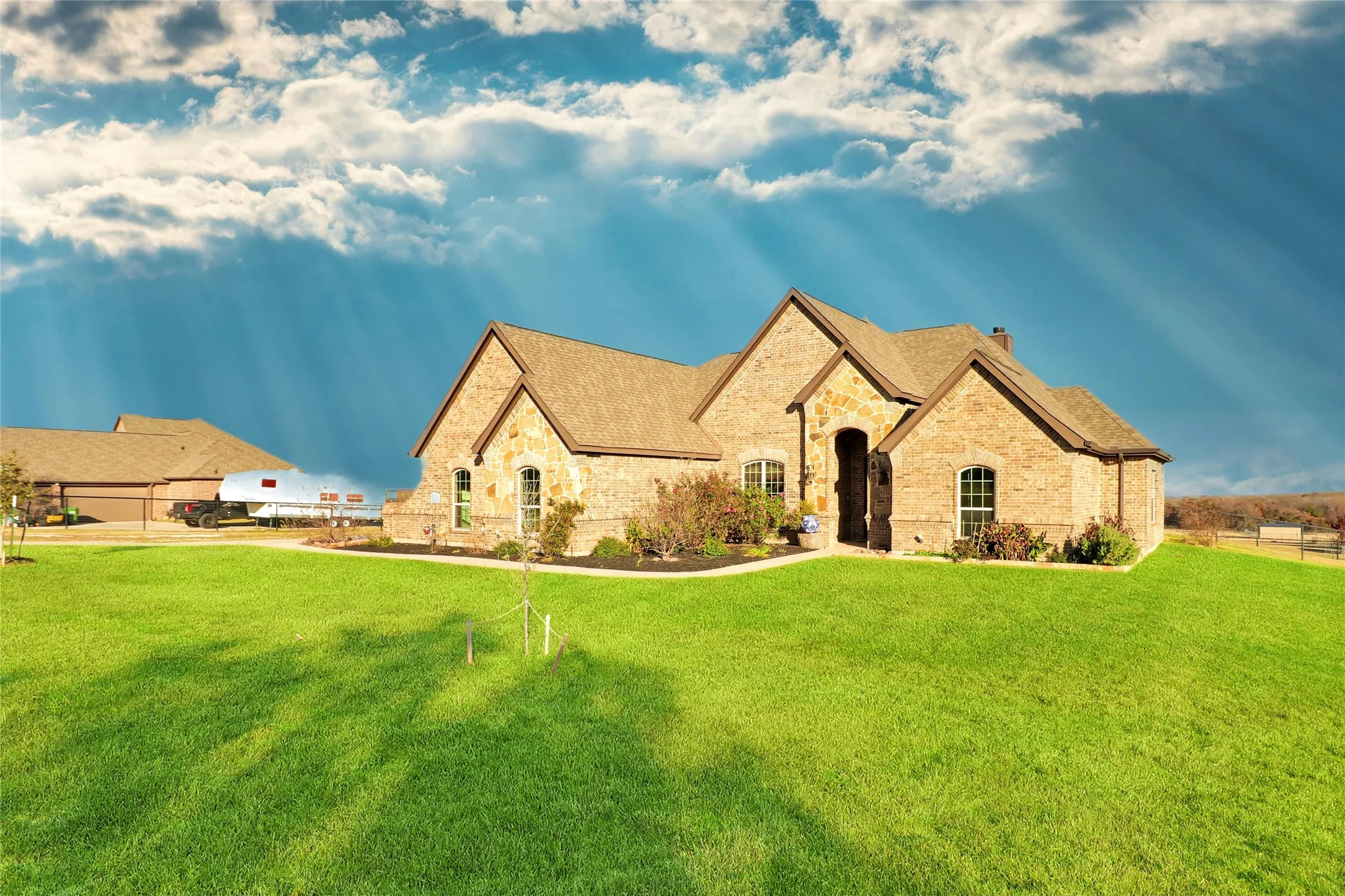 Single Family Residence For Sale in Parker County , 694 Jennings Lane, Azle, Texas 76020, 4 Bedroom, 2 Bathroom, 2 Garage spaces, 2,229 Sqft, built in 2015, Price $639,000, mls#21366195, Real Estate Agent in Azle, Homes For Sale in Parker county, Homes For Sale in Azle, Realtor in Azle Texas, Real Estate Brokerage Independent Realty Texas, Luminita Cordes Realtor
