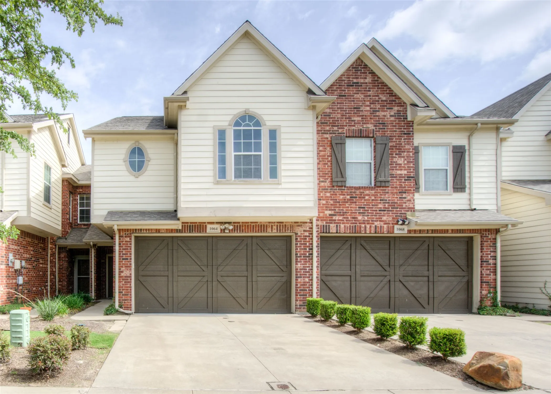 Townhouse For Rent in Dallas County , 1064 Colonial Drive, Coppell, Texas 75019, 3 Bedroom, 3 Bathroom, 2 Garage spaces, 1,582 Sqft, built in 2003, mls#21366205, Real Estate Agent in Coppell, Homes For Rent in Dallas county, Homes For Rent in Coppell, Realtor in Coppell Texas, Real Estate Brokerage Independent Realty Texas, Luminita Cordes Realtor