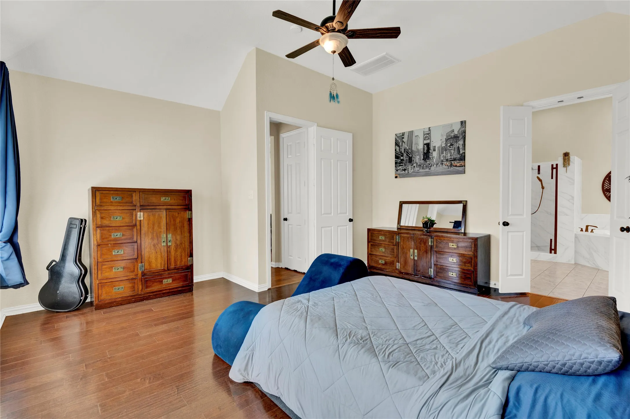 Single Family Residence For Sale in Tarrant County , 4821 Bellflower Way, Fort Worth, Texas 76123, 4 Bedroom, 3 Bathroom, 2 Garage spaces, 2,525 Sqft, built in 2002, mls#21365008, Real Estate Agent in Fort Worth, Homes For Sale in Tarrant county, Homes For Sale in Fort Worth, Realtor in Fort Worth Texas, Real Estate Brokerage Independent Realty Texas, Luminita Cordes Realtor