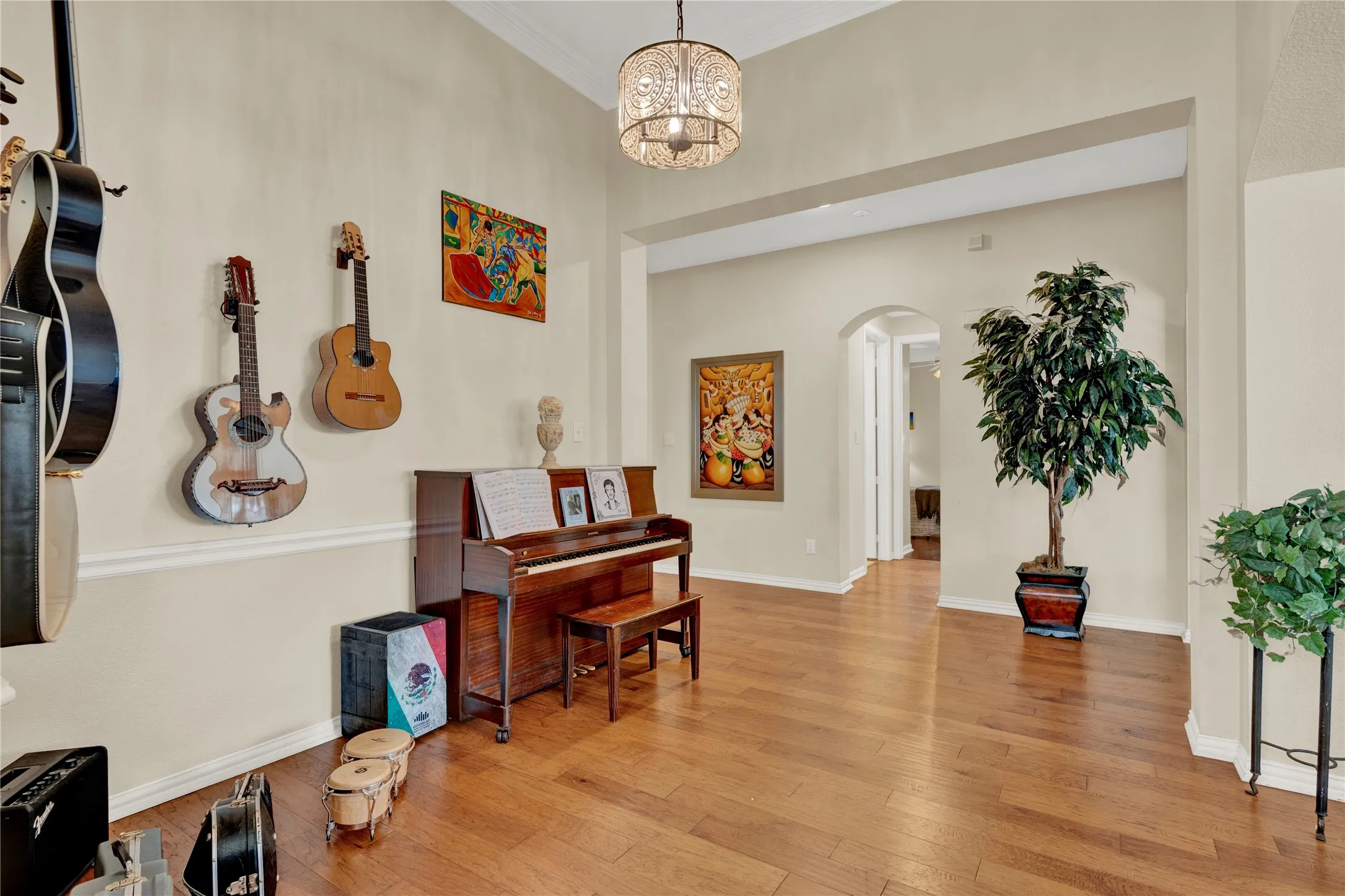 Single Family Residence For Sale in Tarrant County , 4821 Bellflower Way, Fort Worth, Texas 76123, 4 Bedroom, 3 Bathroom, 2 Garage spaces, 2,525 Sqft, built in 2002, mls#21365008, Real Estate Agent in Fort Worth, Homes For Sale in Tarrant county, Homes For Sale in Fort Worth, Realtor in Fort Worth Texas, Real Estate Brokerage Independent Realty Texas, Luminita Cordes Realtor