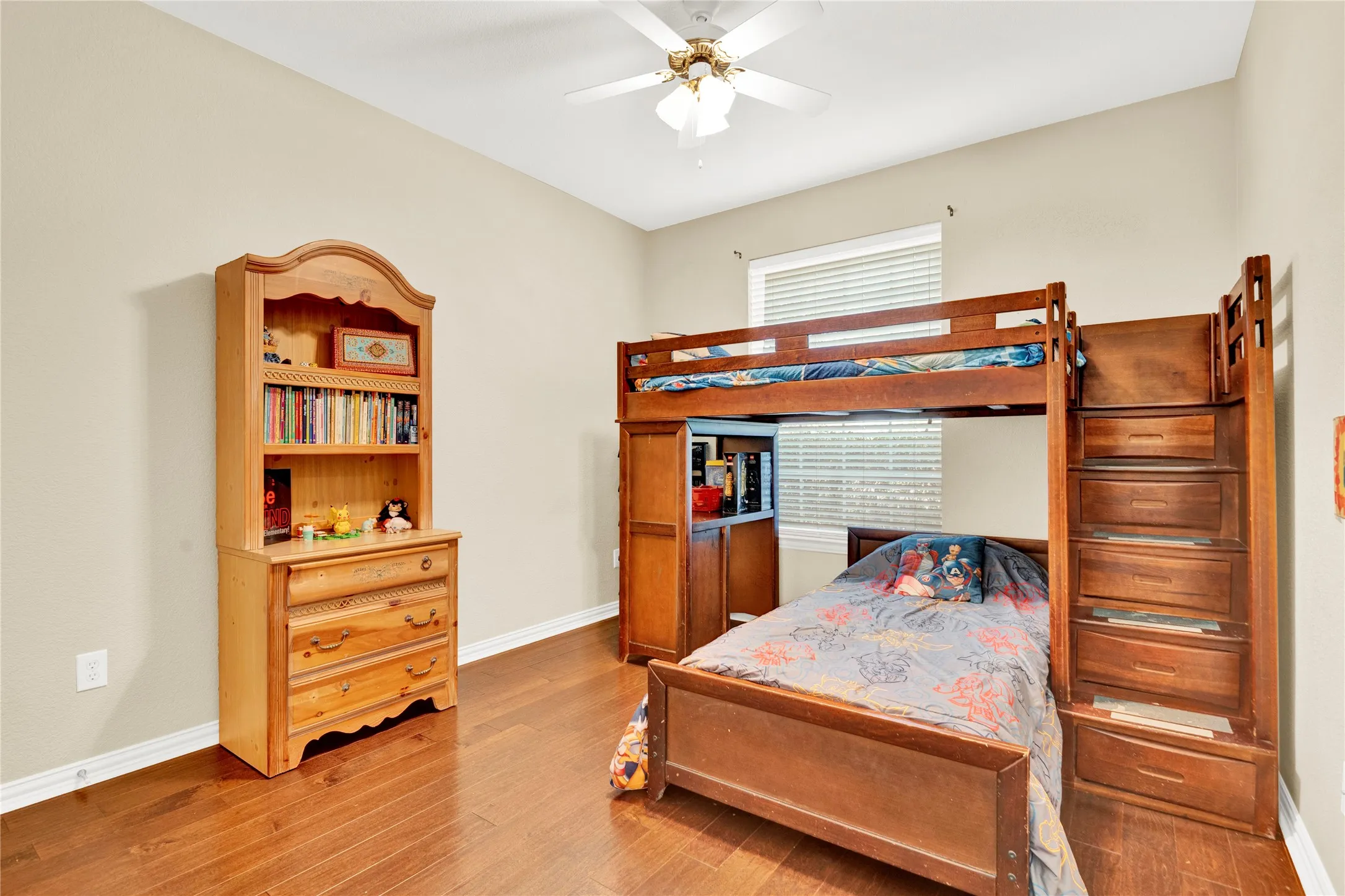 Single Family Residence For Sale in Tarrant County , 4821 Bellflower Way, Fort Worth, Texas 76123, 4 Bedroom, 3 Bathroom, 2 Garage spaces, 2,525 Sqft, built in 2002, mls#21365008, Real Estate Agent in Fort Worth, Homes For Sale in Tarrant county, Homes For Sale in Fort Worth, Realtor in Fort Worth Texas, Real Estate Brokerage Independent Realty Texas, Luminita Cordes Realtor