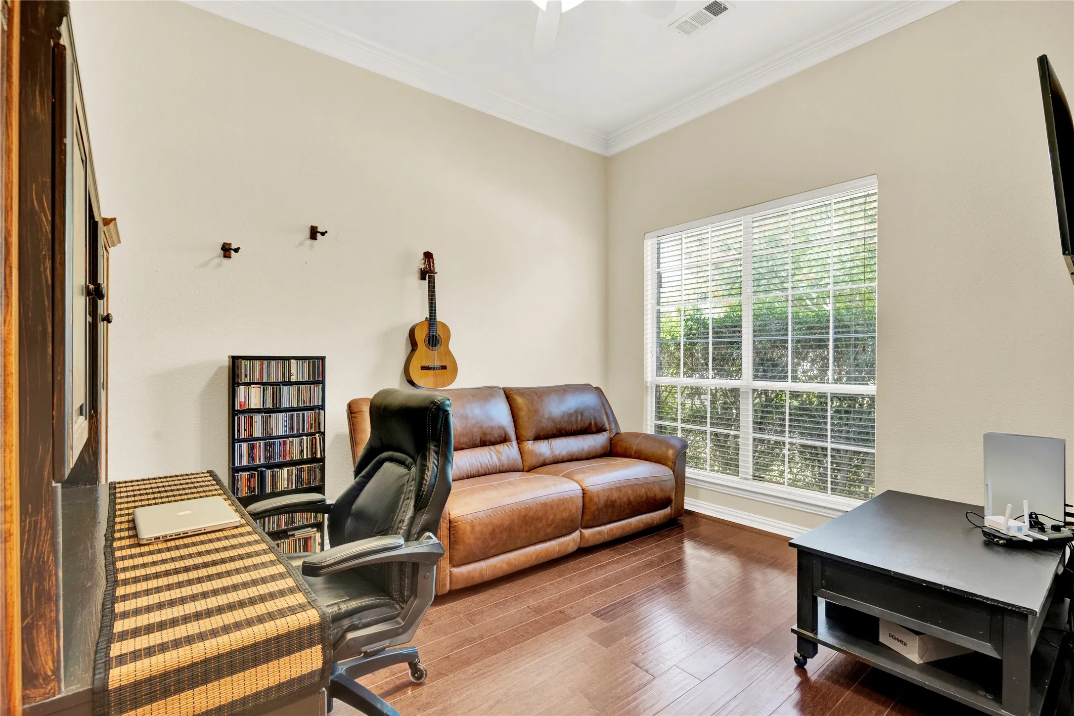 Single Family Residence For Sale in Tarrant County , 4821 Bellflower Way, Fort Worth, Texas 76123, 4 Bedroom, 3 Bathroom, 2 Garage spaces, 2,525 Sqft, built in 2002, mls#21365008, Real Estate Agent in Fort Worth, Homes For Sale in Tarrant county, Homes For Sale in Fort Worth, Realtor in Fort Worth Texas, Real Estate Brokerage Independent Realty Texas, Luminita Cordes Realtor