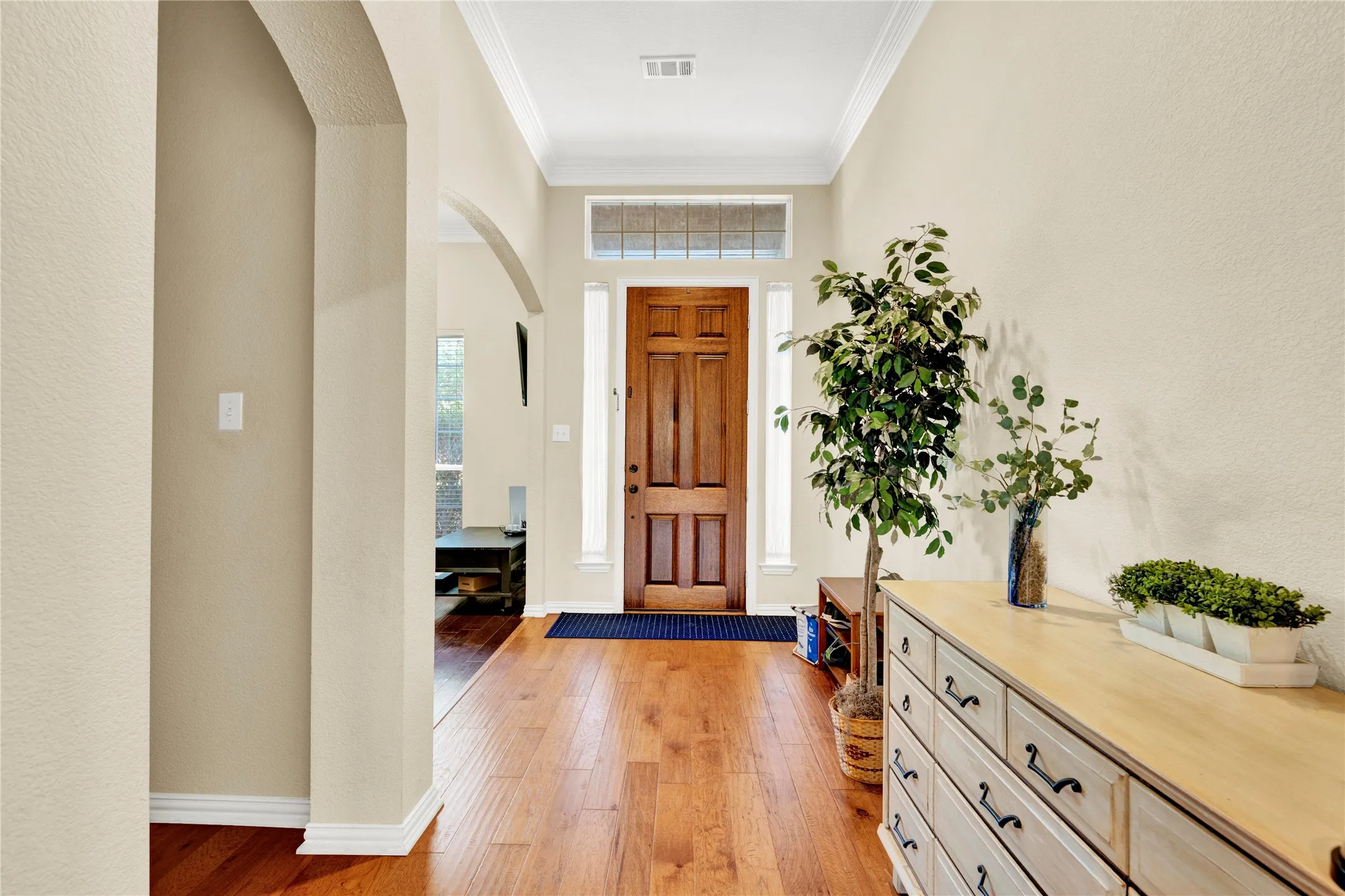 Single Family Residence For Sale in Tarrant County , 4821 Bellflower Way, Fort Worth, Texas 76123, 4 Bedroom, 3 Bathroom, 2 Garage spaces, 2,525 Sqft, built in 2002, mls#21365008, Real Estate Agent in Fort Worth, Homes For Sale in Tarrant county, Homes For Sale in Fort Worth, Realtor in Fort Worth Texas, Real Estate Brokerage Independent Realty Texas, Luminita Cordes Realtor