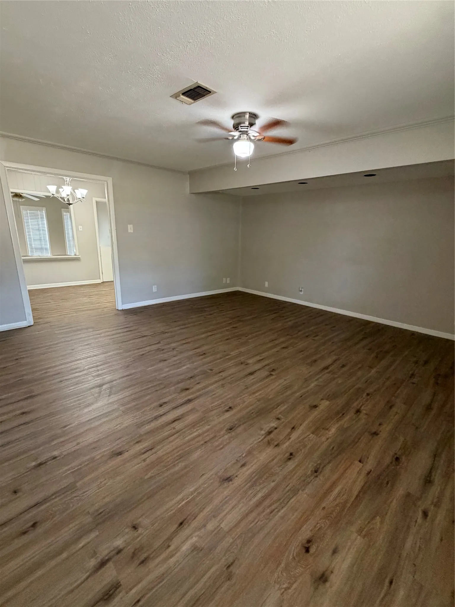 Single Family Residence For Rent in Lamar County , 2220 Bella Vista Drive, Paris, Texas 75460, 3 Bedroom, 2 Bathroom, Garage spaces, 1,349 Sqft, built in 1980, mls#21365582, Real Estate Agent in Paris, Homes For Rent in Lamar county, Homes For Rent in Paris, Realtor in Paris Texas, Real Estate Brokerage Independent Realty Texas, Luminita Cordes Realtor