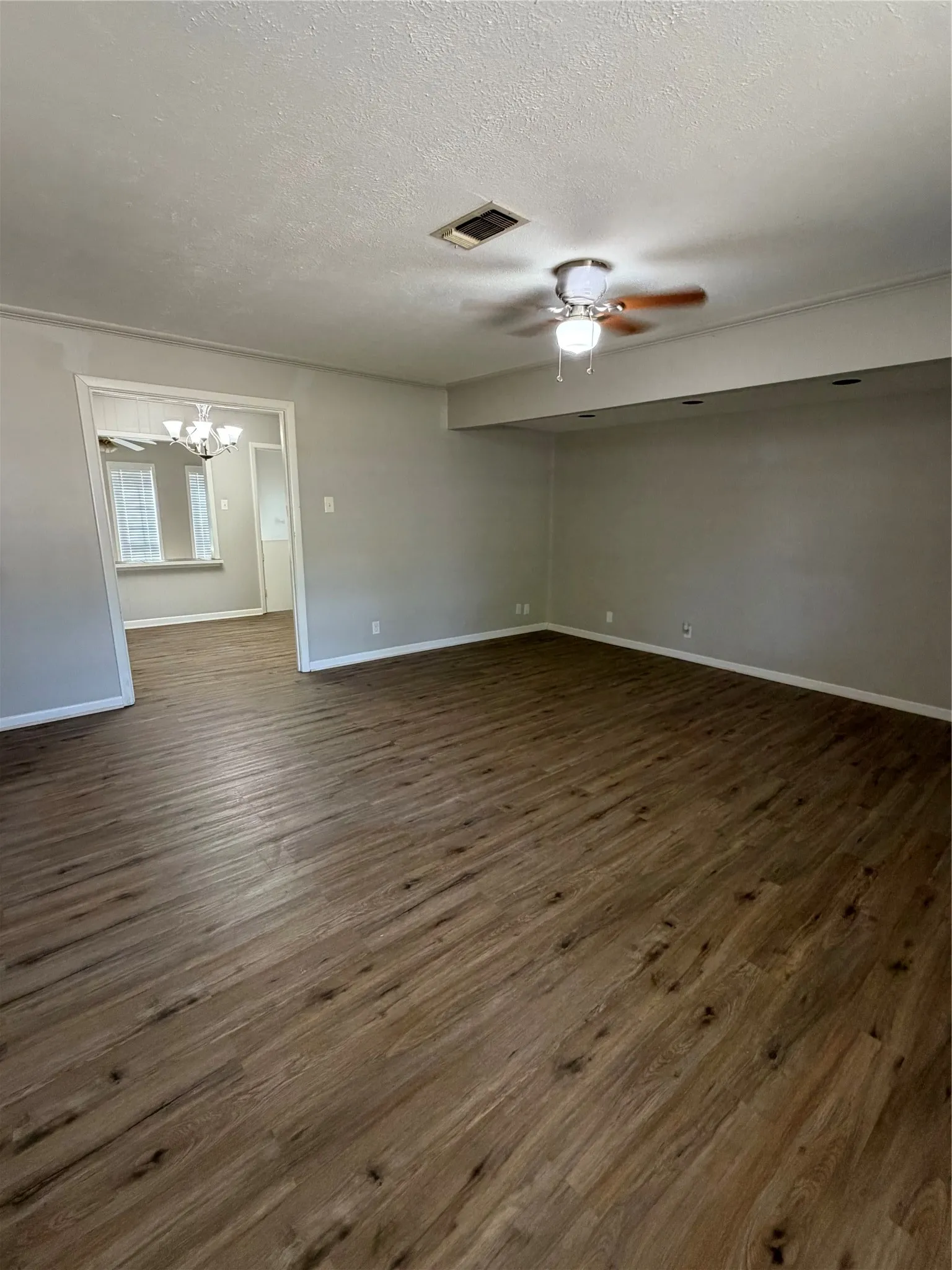 Single Family Residence For Rent in Lamar County , 2220 Bella Vista Drive, Paris, Texas 75460, 3 Bedroom, 2 Bathroom, Garage spaces, 1,349 Sqft, built in 1980, mls#21365582, Real Estate Agent in Paris, Homes For Rent in Lamar county, Homes For Rent in Paris, Realtor in Paris Texas, Real Estate Brokerage Independent Realty Texas, Luminita Cordes Realtor
