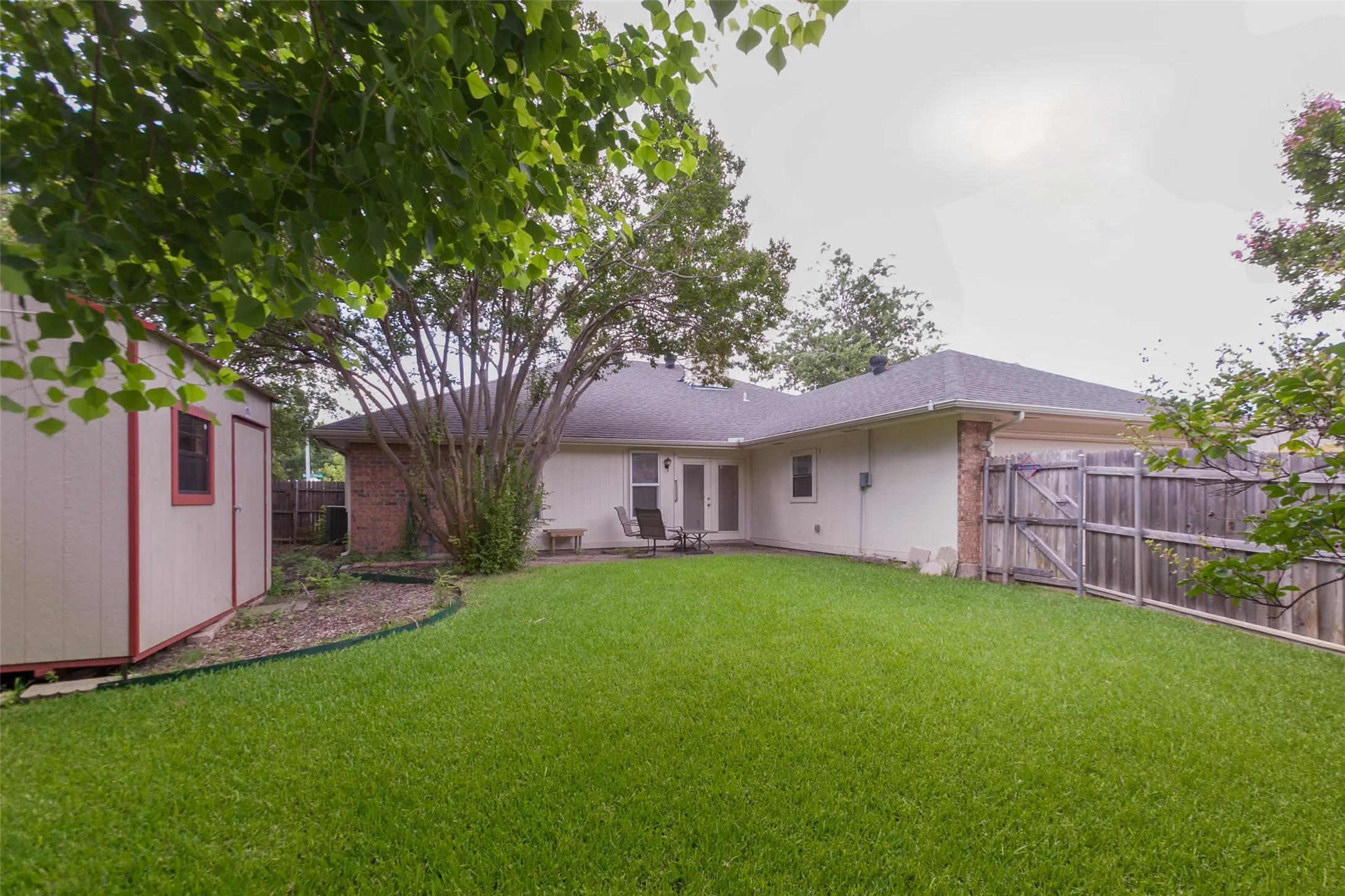 Single Family Residence For Sale in Collin County , 2013 Pleasant Valley Drive, Plano, Texas 75023, 3 Bedroom, 2 Bathroom, 2 Garage spaces, 1,981 Sqft, built in 1979, mls#21366217, Real Estate Agent in Plano, Homes For Sale in Collin county, Homes For Sale in Plano, Realtor in Plano Texas, Real Estate Brokerage Independent Realty Texas, Luminita Cordes Realtor