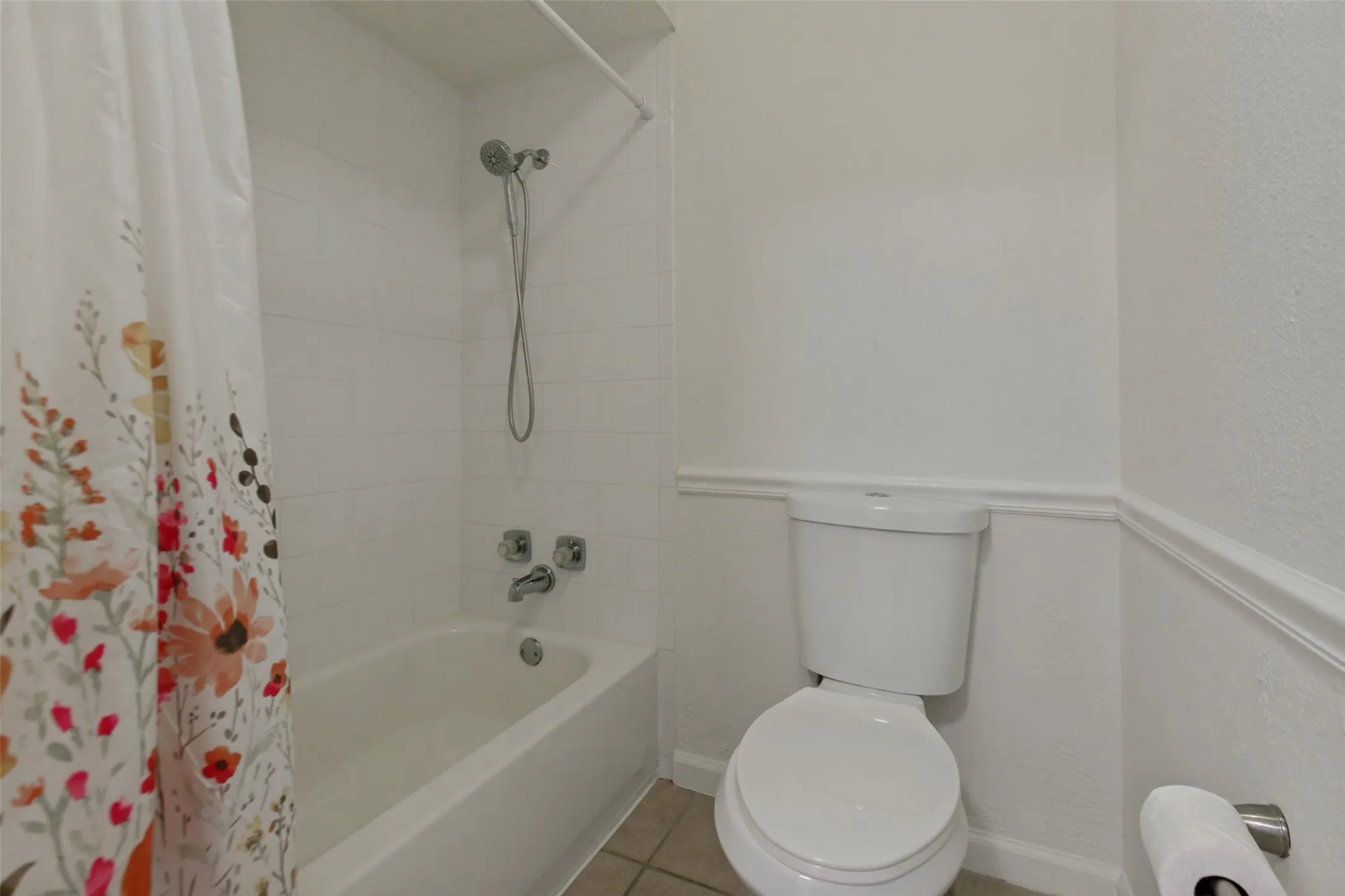 Single Family Residence For Sale in Collin County , 2013 Pleasant Valley Drive, Plano, Texas 75023, 3 Bedroom, 2 Bathroom, 2 Garage spaces, 1,981 Sqft, built in 1979, mls#21366217, Real Estate Agent in Plano, Homes For Sale in Collin county, Homes For Sale in Plano, Realtor in Plano Texas, Real Estate Brokerage Independent Realty Texas, Luminita Cordes Realtor