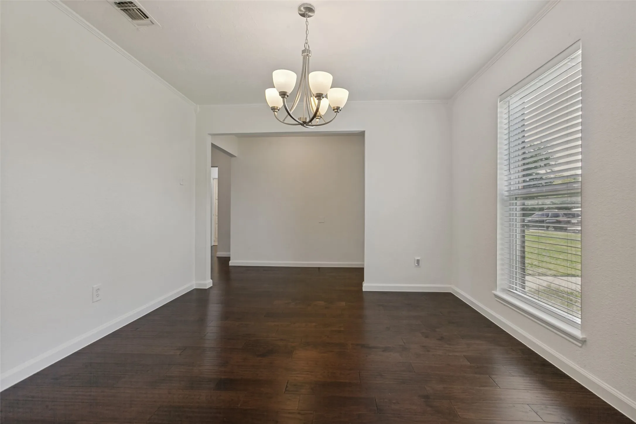 Single Family Residence For Sale in Collin County , 2013 Pleasant Valley Drive, Plano, Texas 75023, 3 Bedroom, 2 Bathroom, 2 Garage spaces, 1,981 Sqft, built in 1979, mls#21366217, Real Estate Agent in Plano, Homes For Sale in Collin county, Homes For Sale in Plano, Realtor in Plano Texas, Real Estate Brokerage Independent Realty Texas, Luminita Cordes Realtor