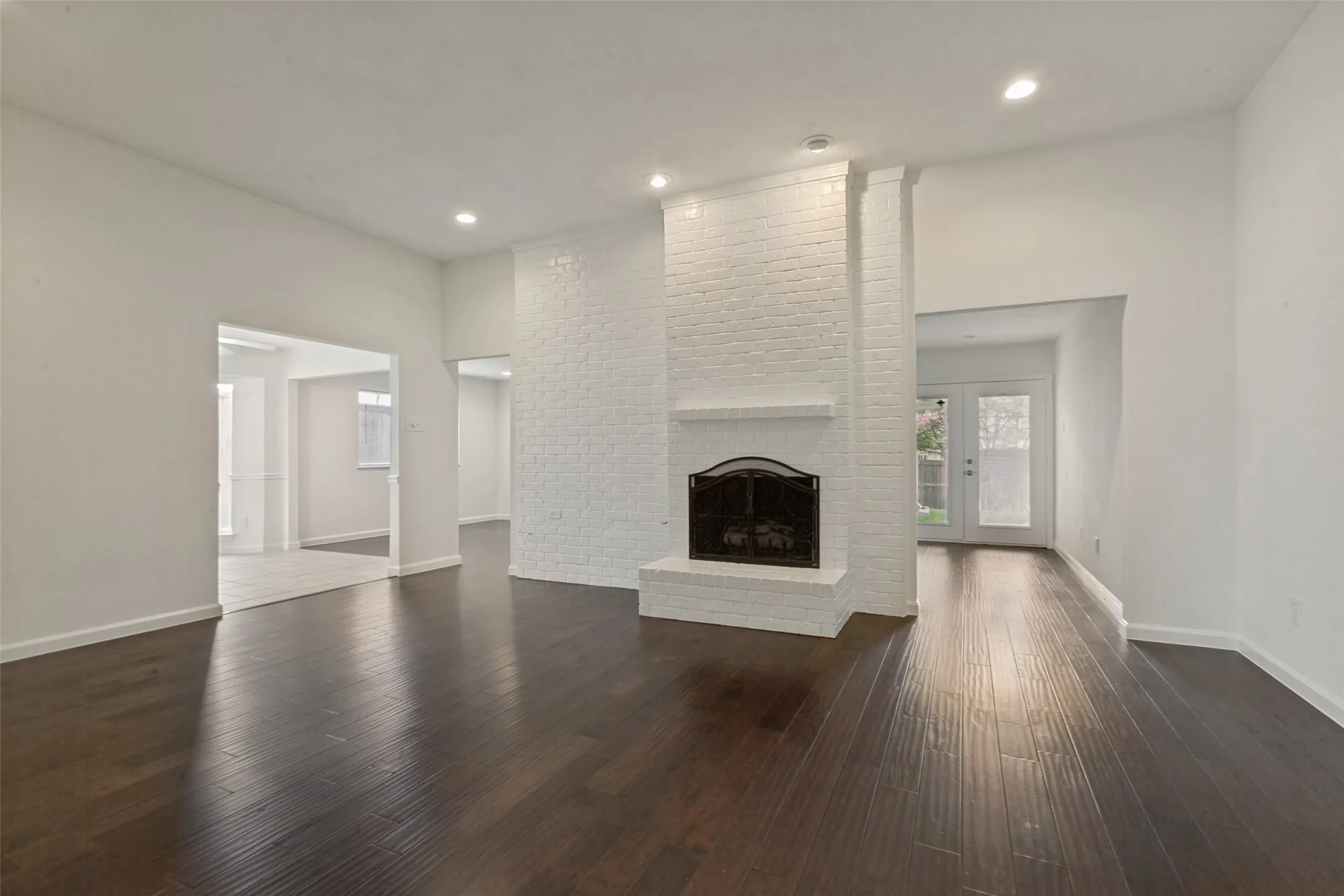 Single Family Residence For Sale in Collin County , 2013 Pleasant Valley Drive, Plano, Texas 75023, 3 Bedroom, 2 Bathroom, 2 Garage spaces, 1,981 Sqft, built in 1979, mls#21366217, Real Estate Agent in Plano, Homes For Sale in Collin county, Homes For Sale in Plano, Realtor in Plano Texas, Real Estate Brokerage Independent Realty Texas, Luminita Cordes Realtor