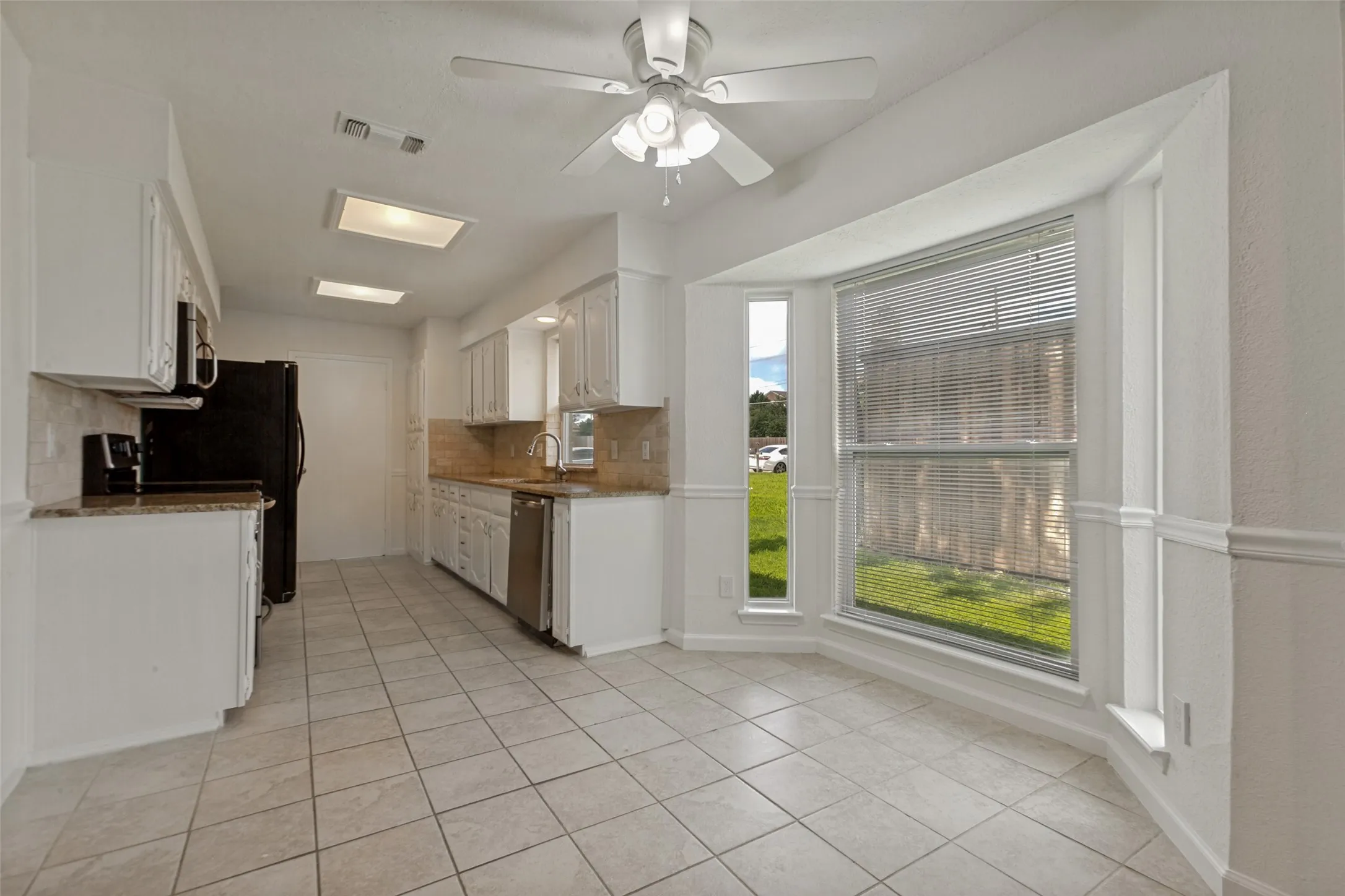 Single Family Residence For Sale in Collin County , 2013 Pleasant Valley Drive, Plano, Texas 75023, 3 Bedroom, 2 Bathroom, 2 Garage spaces, 1,981 Sqft, built in 1979, mls#21366217, Real Estate Agent in Plano, Homes For Sale in Collin county, Homes For Sale in Plano, Realtor in Plano Texas, Real Estate Brokerage Independent Realty Texas, Luminita Cordes Realtor