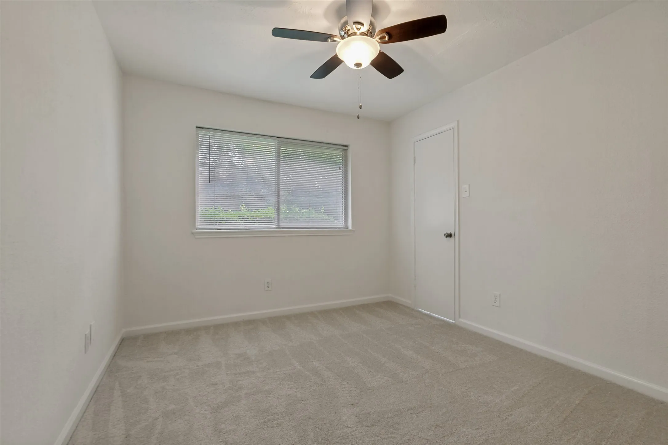 Single Family Residence For Sale in Collin County , 2013 Pleasant Valley Drive, Plano, Texas 75023, 3 Bedroom, 2 Bathroom, 2 Garage spaces, 1,981 Sqft, built in 1979, mls#21366217, Real Estate Agent in Plano, Homes For Sale in Collin county, Homes For Sale in Plano, Realtor in Plano Texas, Real Estate Brokerage Independent Realty Texas, Luminita Cordes Realtor