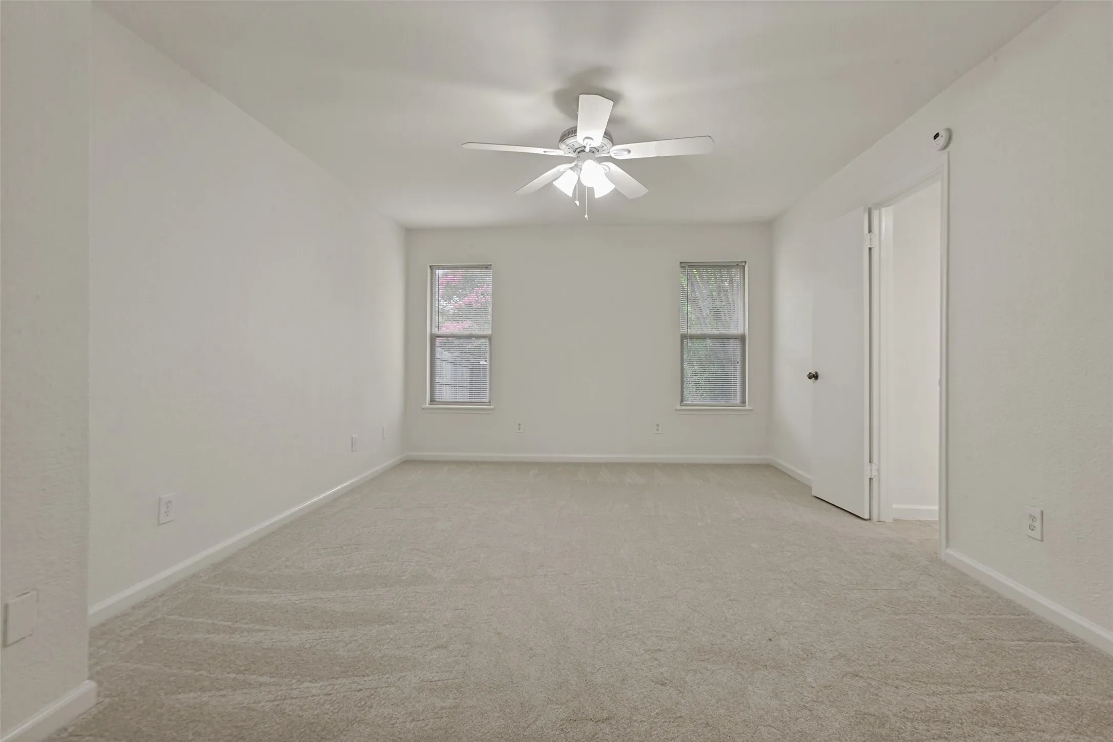 Single Family Residence For Sale in Collin County , 2013 Pleasant Valley Drive, Plano, Texas 75023, 3 Bedroom, 2 Bathroom, 2 Garage spaces, 1,981 Sqft, built in 1979, mls#21366217, Real Estate Agent in Plano, Homes For Sale in Collin county, Homes For Sale in Plano, Realtor in Plano Texas, Real Estate Brokerage Independent Realty Texas, Luminita Cordes Realtor