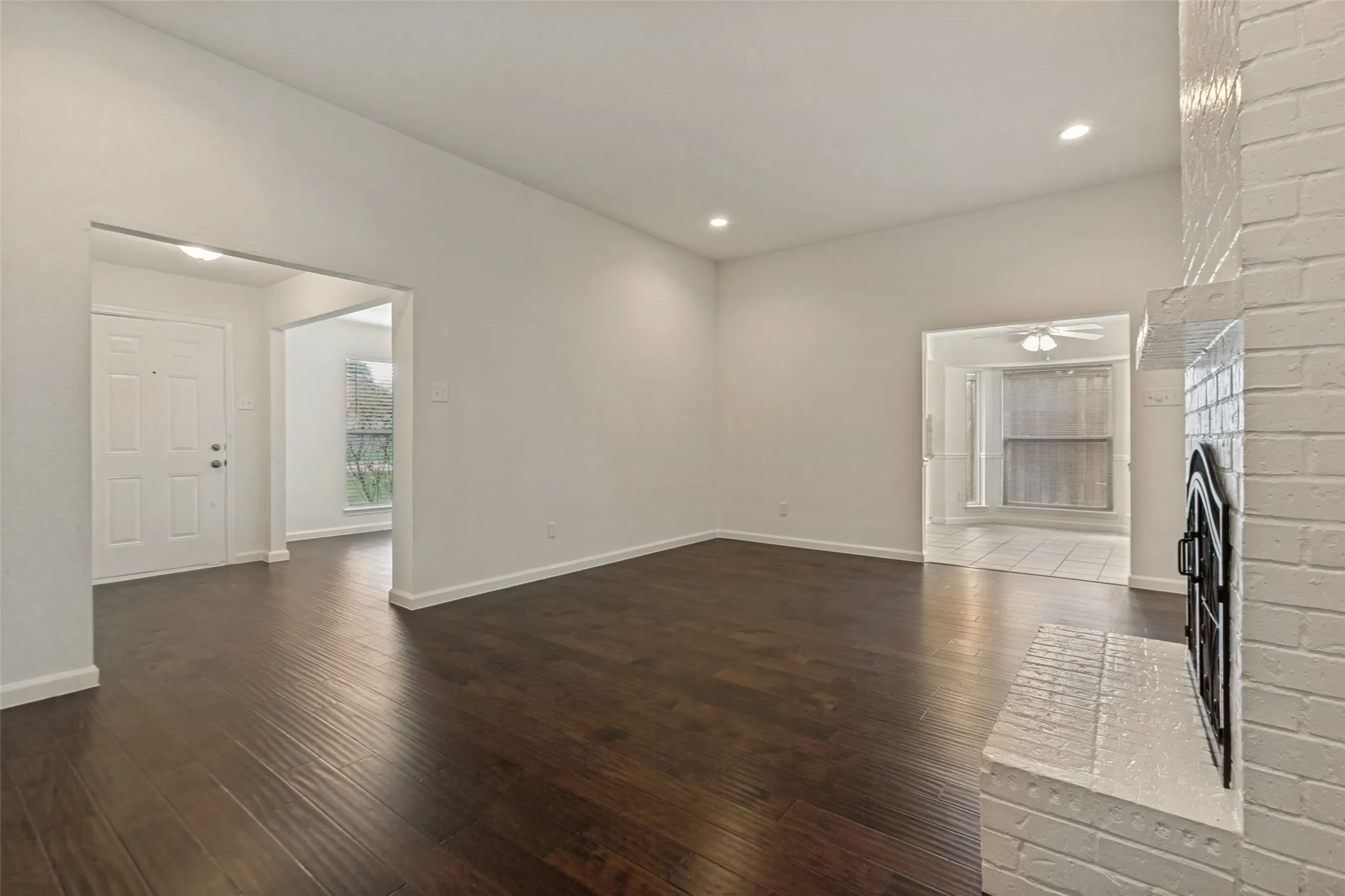 Single Family Residence For Sale in Collin County , 2013 Pleasant Valley Drive, Plano, Texas 75023, 3 Bedroom, 2 Bathroom, 2 Garage spaces, 1,981 Sqft, built in 1979, mls#21366217, Real Estate Agent in Plano, Homes For Sale in Collin county, Homes For Sale in Plano, Realtor in Plano Texas, Real Estate Brokerage Independent Realty Texas, Luminita Cordes Realtor