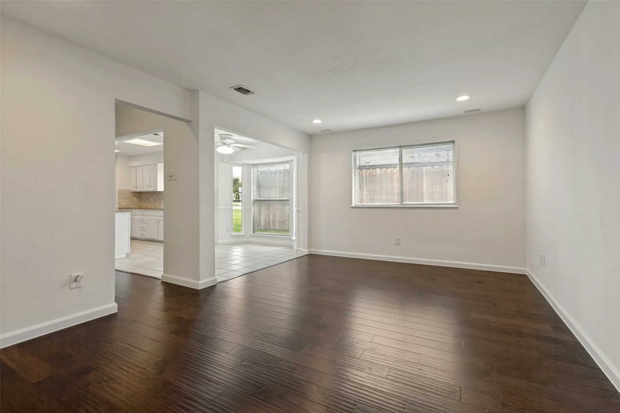 Single Family Residence For Sale in Collin County , 2013 Pleasant Valley Drive, Plano, Texas 75023, 3 Bedroom, 2 Bathroom, 2 Garage spaces, 1,981 Sqft, built in 1979, mls#21366217, Real Estate Agent in Plano, Homes For Sale in Collin county, Homes For Sale in Plano, Realtor in Plano Texas, Real Estate Brokerage Independent Realty Texas, Luminita Cordes Realtor