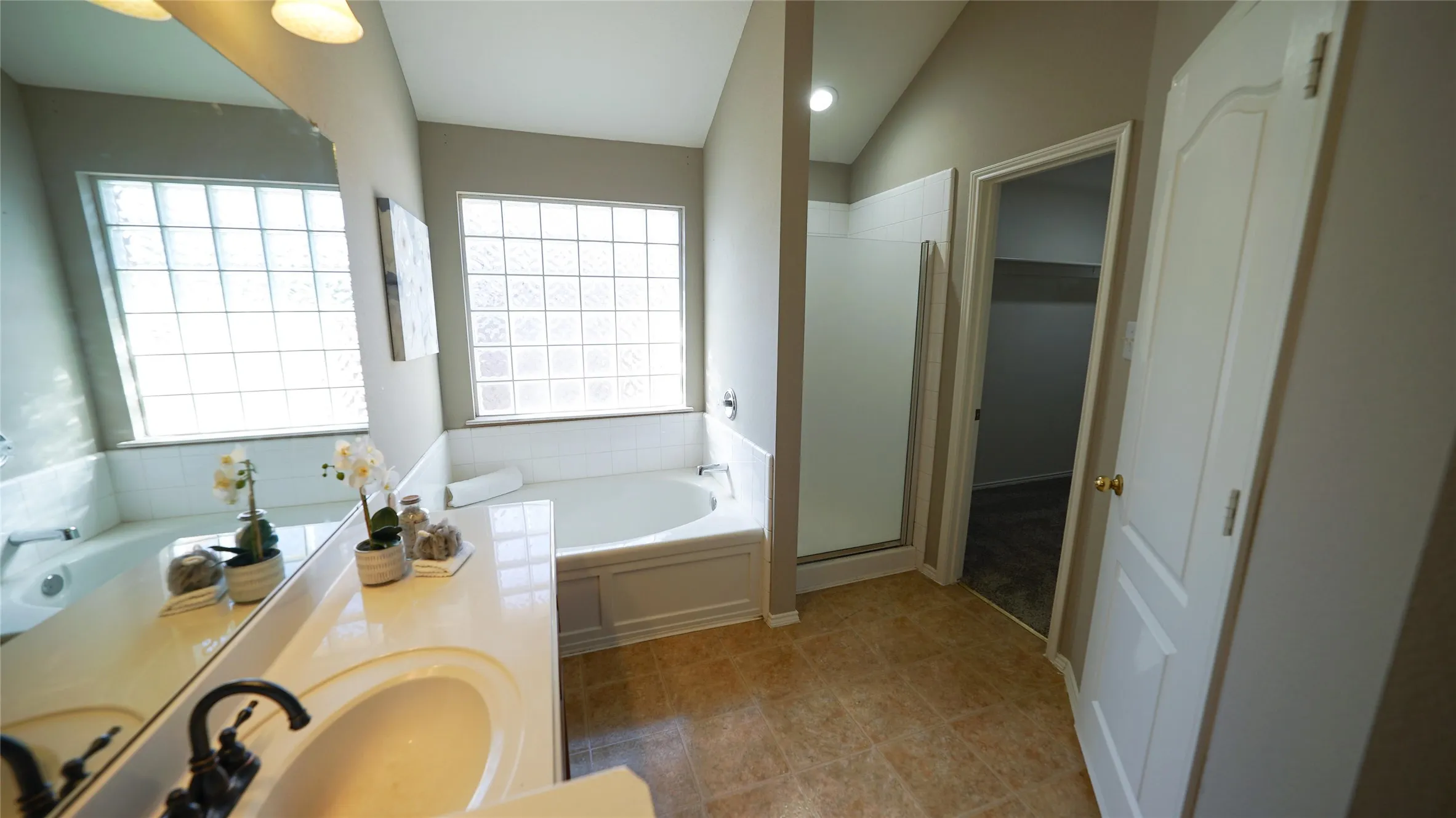 Single Family Residence For Sale in Ellis County , 620 Azalea, Glenn Heights, Texas 75154, 4 Bedroom, 2 Bathroom, 2 Garage spaces, 2,668 Sqft, built in 2005, mls#21366219, Real Estate Agent in Glenn Heights, Homes For Sale in Ellis county, Homes For Sale in Glenn Heights, Realtor in Glenn Heights Texas, Real Estate Brokerage Independent Realty Texas, Luminita Cordes Realtor