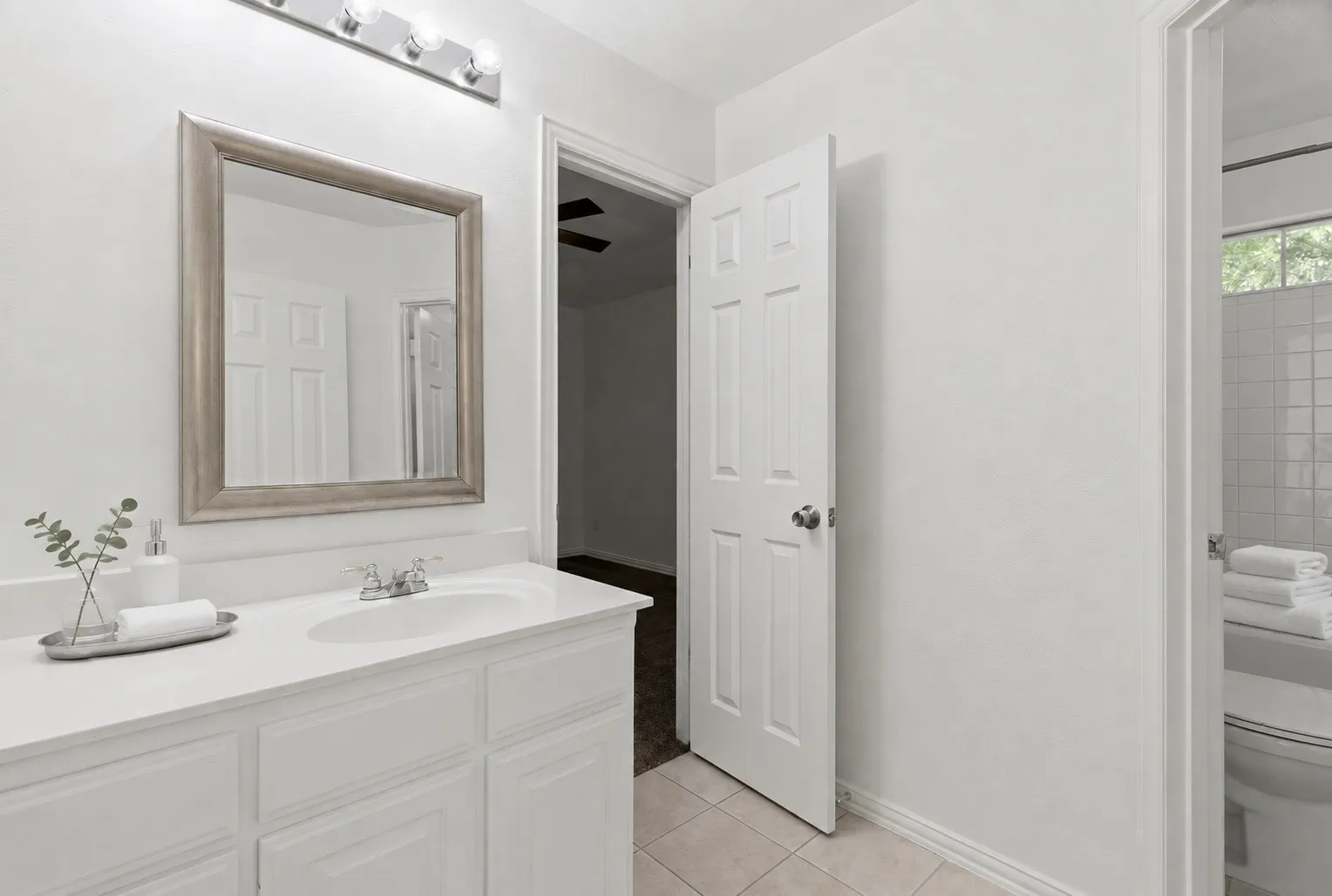 Single Family Residence For Sale in Collin County , 4908 Arbor Glen Drive, Mc Kinney, Texas 75072, 5 Bedroom, 3 Bathroom, 2 Garage spaces, 3,108 Sqft, built in 1997, mls#21350487, Real Estate Agent in Mc Kinney, Homes For Sale in Collin county, Homes For Sale in Mc Kinney, Realtor in Mc Kinney Texas, Real Estate Brokerage Independent Realty Texas, Luminita Cordes Realtor