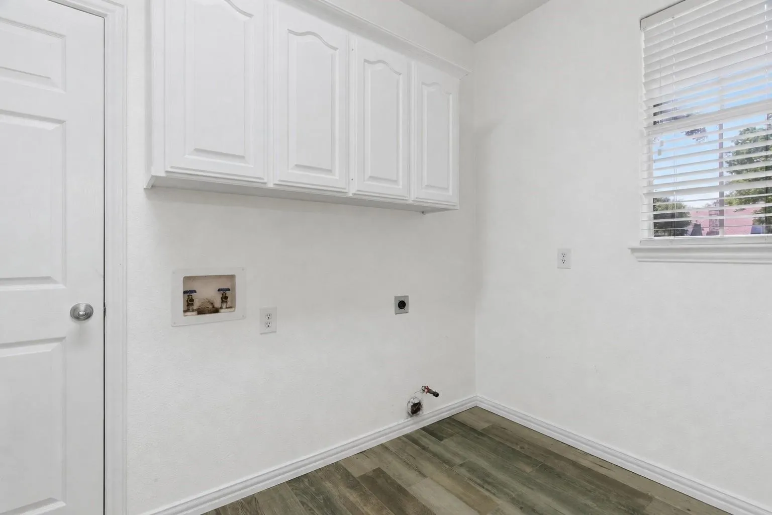 Single Family Residence For Sale in Collin County , 4908 Arbor Glen Drive, Mc Kinney, Texas 75072, 5 Bedroom, 3 Bathroom, 2 Garage spaces, 3,108 Sqft, built in 1997, mls#21350487, Real Estate Agent in Mc Kinney, Homes For Sale in Collin county, Homes For Sale in Mc Kinney, Realtor in Mc Kinney Texas, Real Estate Brokerage Independent Realty Texas, Luminita Cordes Realtor