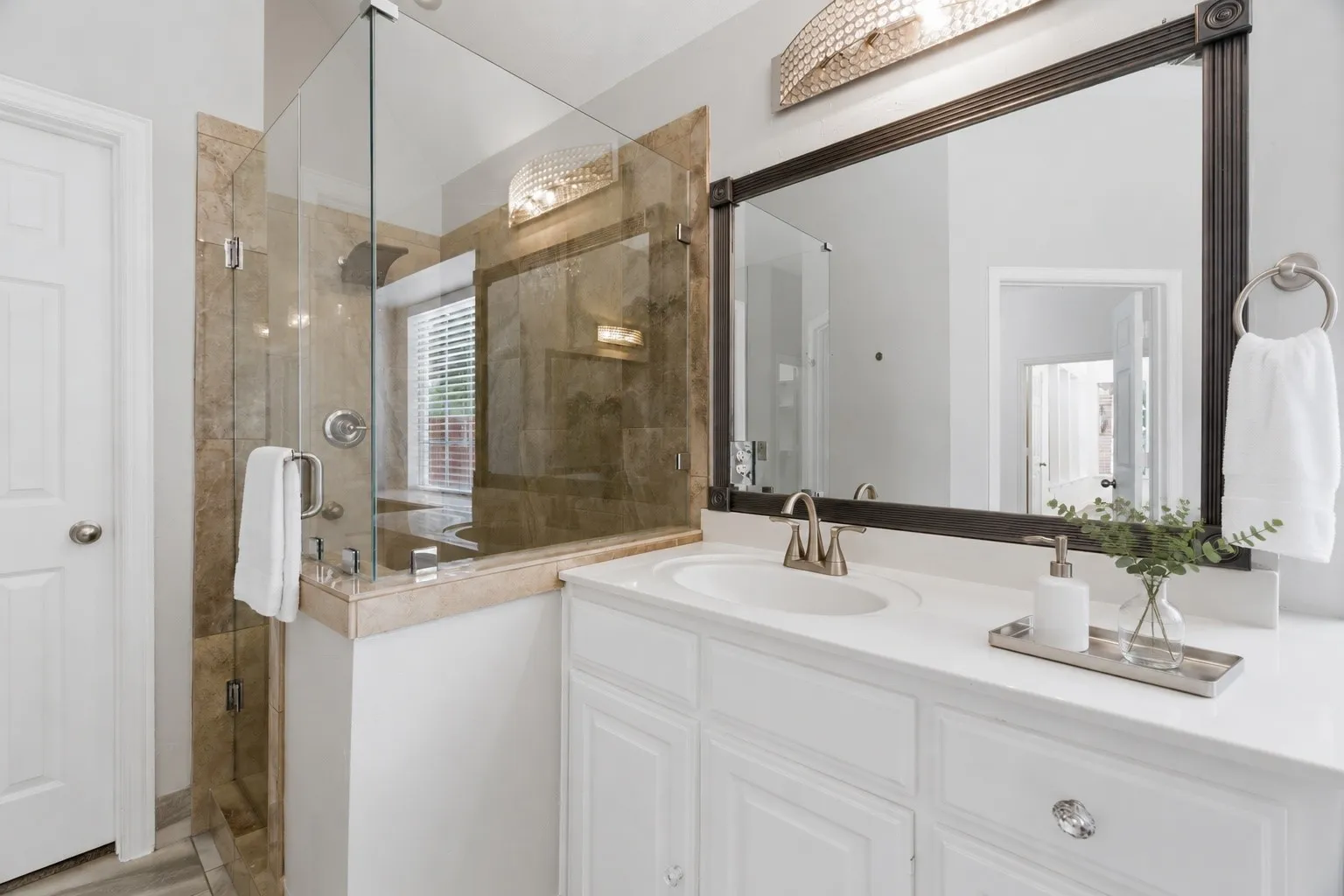 Single Family Residence For Sale in Collin County , 4908 Arbor Glen Drive, Mc Kinney, Texas 75072, 5 Bedroom, 3 Bathroom, 2 Garage spaces, 3,108 Sqft, built in 1997, mls#21350487, Real Estate Agent in Mc Kinney, Homes For Sale in Collin county, Homes For Sale in Mc Kinney, Realtor in Mc Kinney Texas, Real Estate Brokerage Independent Realty Texas, Luminita Cordes Realtor