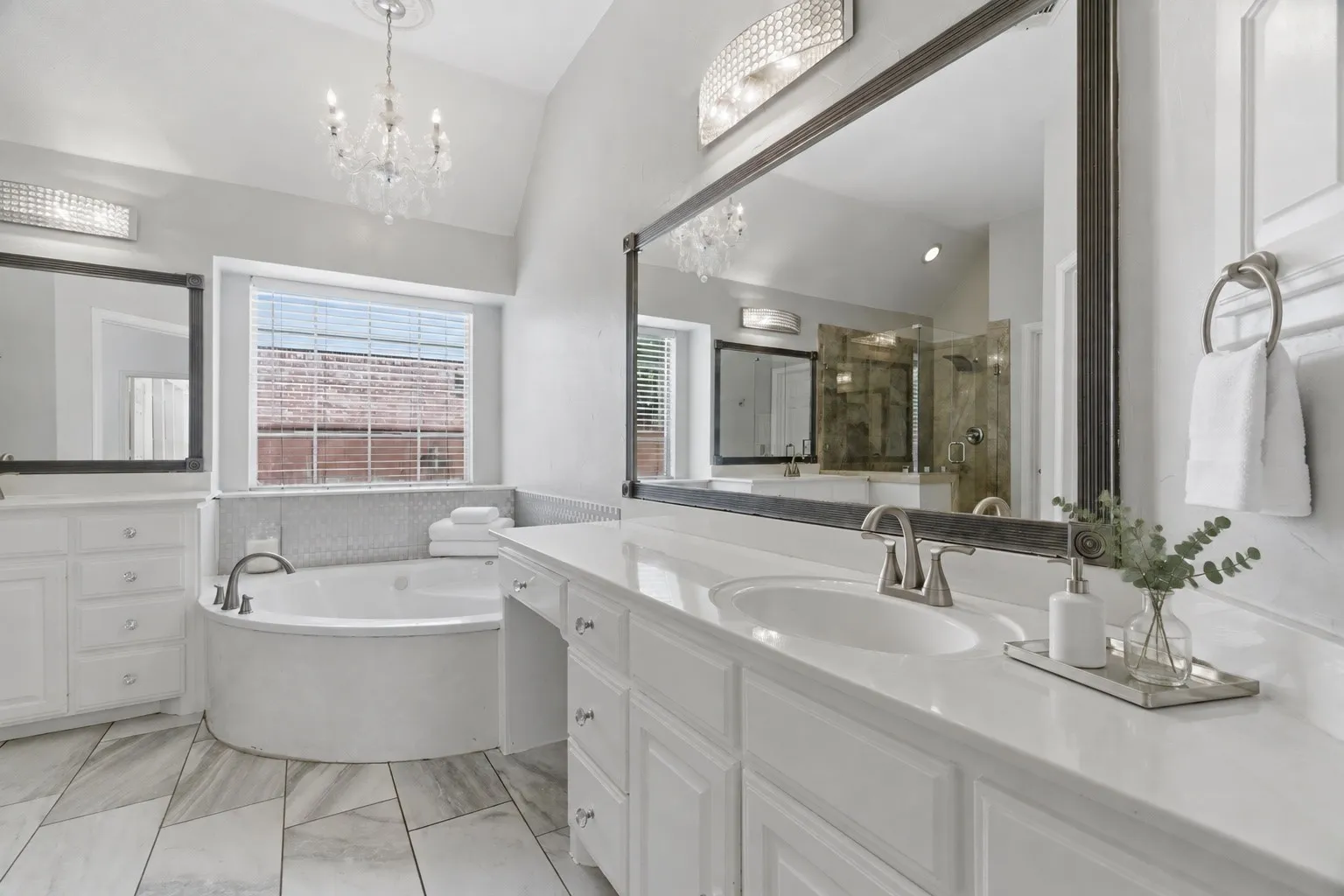 Single Family Residence For Sale in Collin County , 4908 Arbor Glen Drive, Mc Kinney, Texas 75072, 5 Bedroom, 3 Bathroom, 2 Garage spaces, 3,108 Sqft, built in 1997, mls#21350487, Real Estate Agent in Mc Kinney, Homes For Sale in Collin county, Homes For Sale in Mc Kinney, Realtor in Mc Kinney Texas, Real Estate Brokerage Independent Realty Texas, Luminita Cordes Realtor