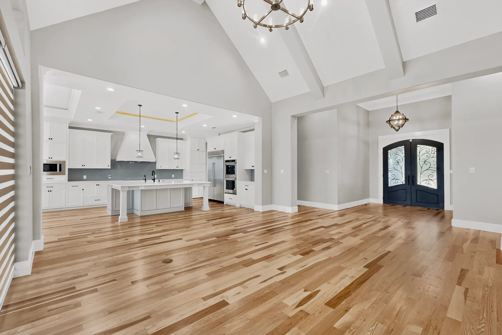 Single Family Residence For Sale in Kaufman County , 2055 Parkview Drive, Wills Point, Texas 75169, 6 Bedroom, 6 Bathroom, 4 Garage spaces, 5,029 Sqft, built in 2021, mls#21365880, Real Estate Agent in Wills Point, Homes For Sale in Kaufman county, Homes For Sale in Wills Point, Realtor in Wills Point Texas, Real Estate Brokerage Independent Realty Texas, Luminita Cordes Realtor