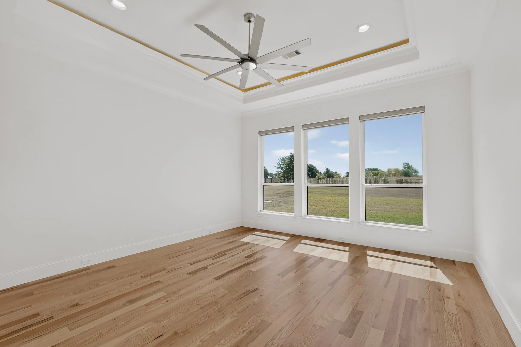 Single Family Residence For Sale in Kaufman County , 2055 Parkview Drive, Wills Point, Texas 75169, 6 Bedroom, 6 Bathroom, 4 Garage spaces, 5,029 Sqft, built in 2021, mls#21365880, Real Estate Agent in Wills Point, Homes For Sale in Kaufman county, Homes For Sale in Wills Point, Realtor in Wills Point Texas, Real Estate Brokerage Independent Realty Texas, Luminita Cordes Realtor