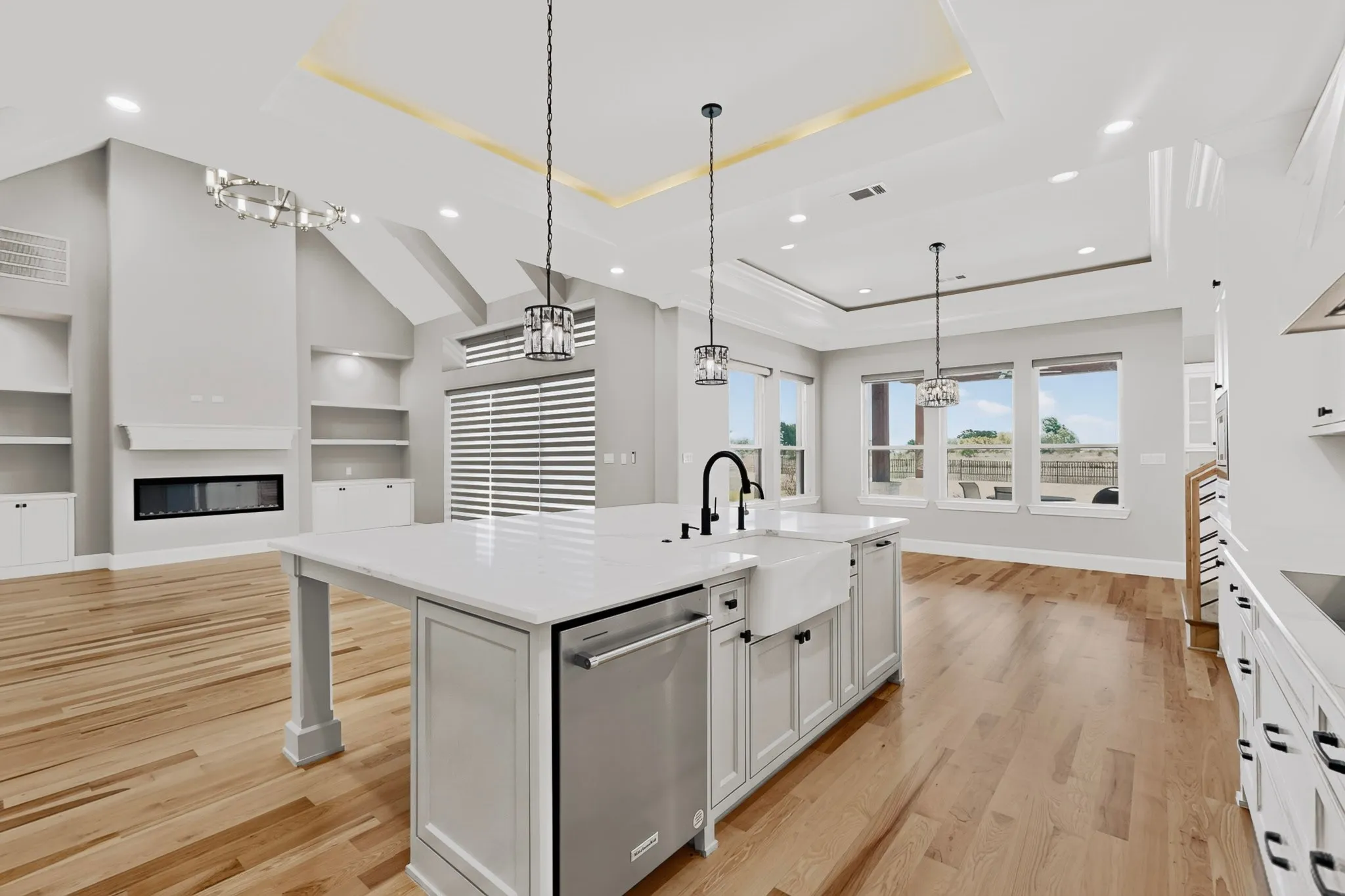 Single Family Residence For Sale in Kaufman County , 2055 Parkview Drive, Wills Point, Texas 75169, 6 Bedroom, 6 Bathroom, 4 Garage spaces, 5,029 Sqft, built in 2021, mls#21365880, Real Estate Agent in Wills Point, Homes For Sale in Kaufman county, Homes For Sale in Wills Point, Realtor in Wills Point Texas, Real Estate Brokerage Independent Realty Texas, Luminita Cordes Realtor