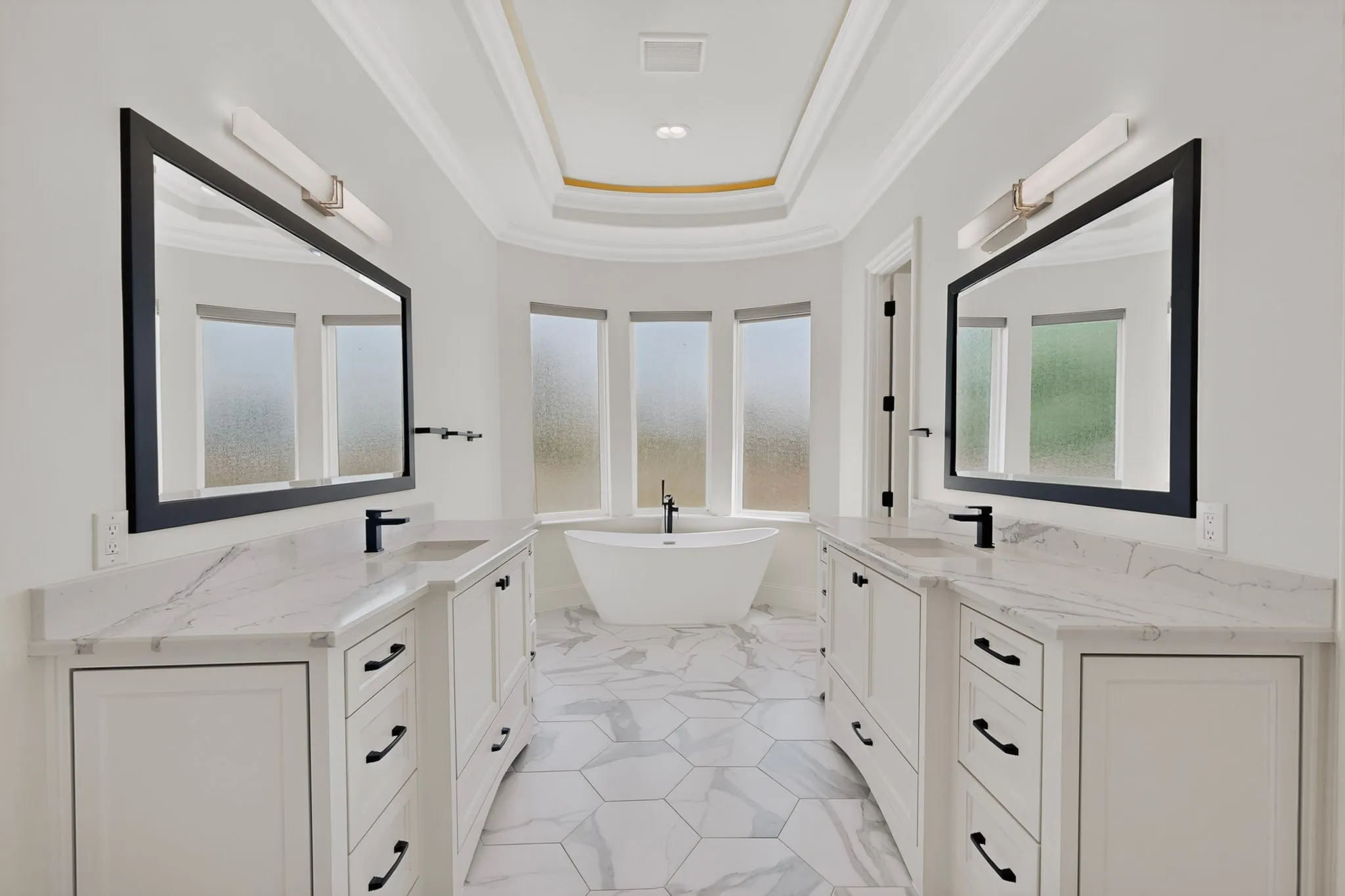 Single Family Residence For Sale in Kaufman County , 2055 Parkview Drive, Wills Point, Texas 75169, 6 Bedroom, 6 Bathroom, 4 Garage spaces, 5,029 Sqft, built in 2021, mls#21365880, Real Estate Agent in Wills Point, Homes For Sale in Kaufman county, Homes For Sale in Wills Point, Realtor in Wills Point Texas, Real Estate Brokerage Independent Realty Texas, Luminita Cordes Realtor