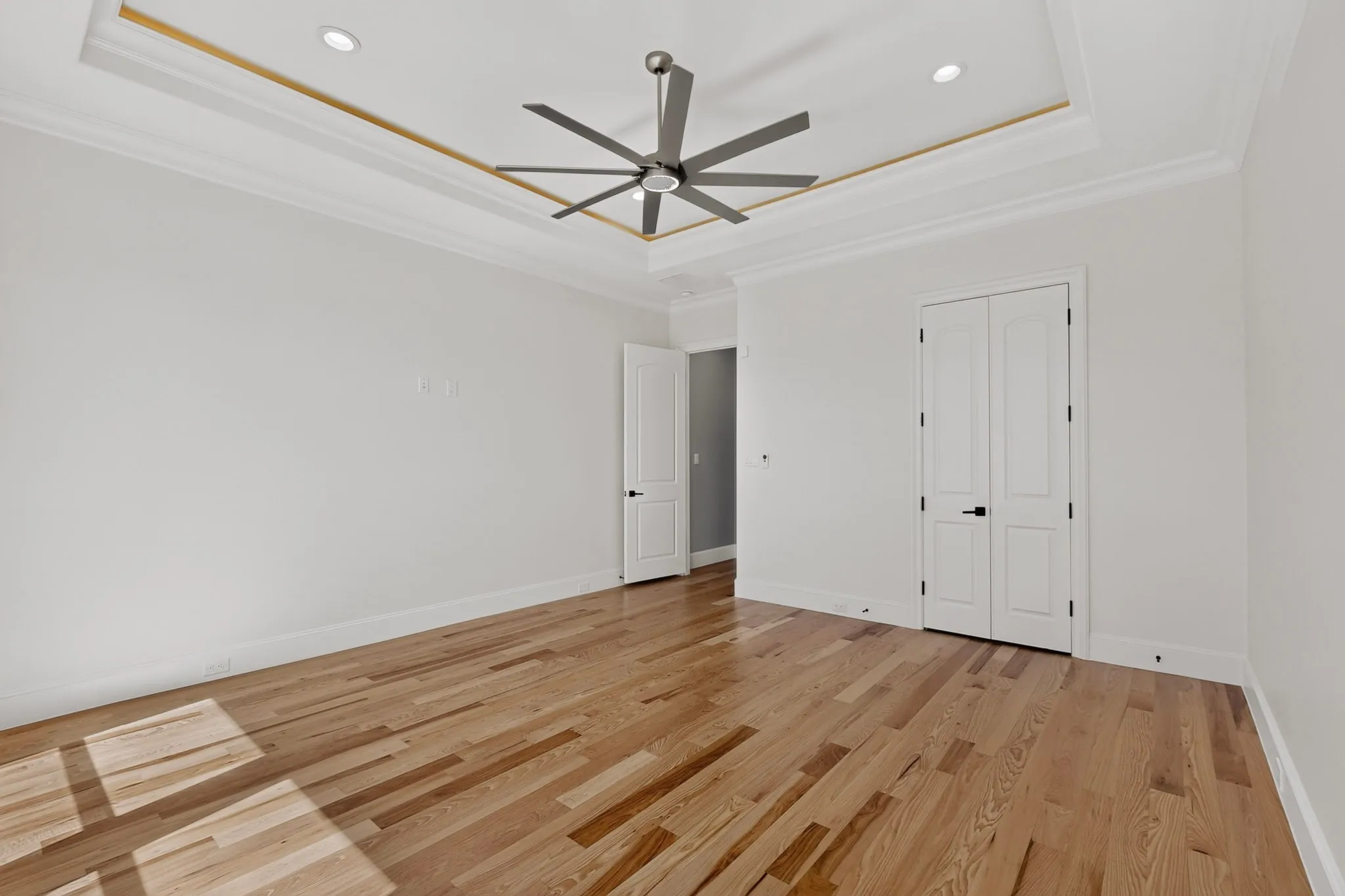 Single Family Residence For Sale in Kaufman County , 2055 Parkview Drive, Wills Point, Texas 75169, 6 Bedroom, 6 Bathroom, 4 Garage spaces, 5,029 Sqft, built in 2021, mls#21365880, Real Estate Agent in Wills Point, Homes For Sale in Kaufman county, Homes For Sale in Wills Point, Realtor in Wills Point Texas, Real Estate Brokerage Independent Realty Texas, Luminita Cordes Realtor