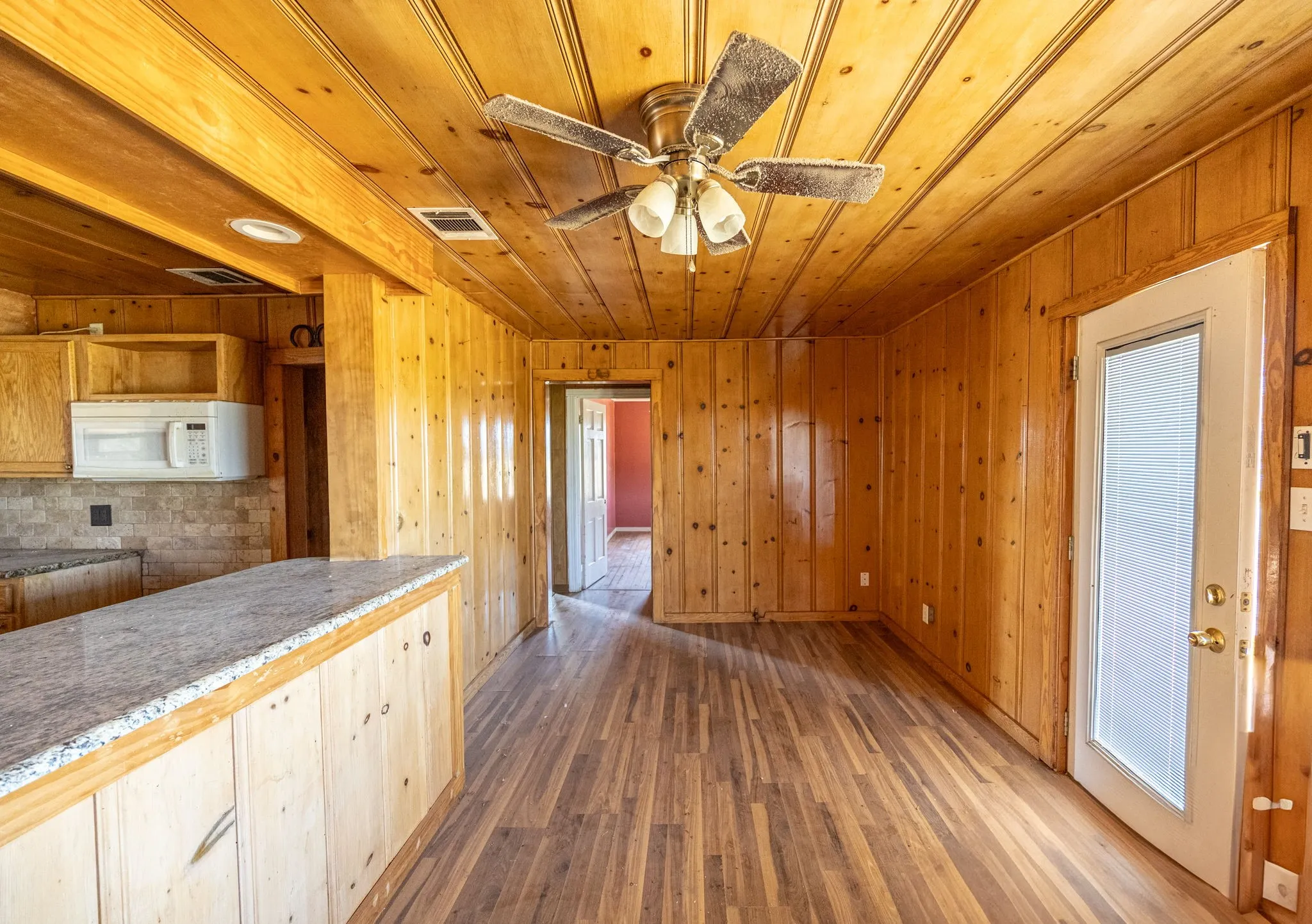 Single Family Residence For Sale in Wise County , 549 County Road 4699, Boyd, Texas 76023, 2 Bedroom, 1 Bathroom, Garage spaces, 792 Sqft, built in 1970, Price $2,495,000, mls#21365393, Real Estate Agent in Boyd, Homes For Sale in Wise county, Homes For Sale in Boyd, Realtor in Boyd Texas, Real Estate Brokerage Independent Realty Texas, Luminita Cordes Realtor