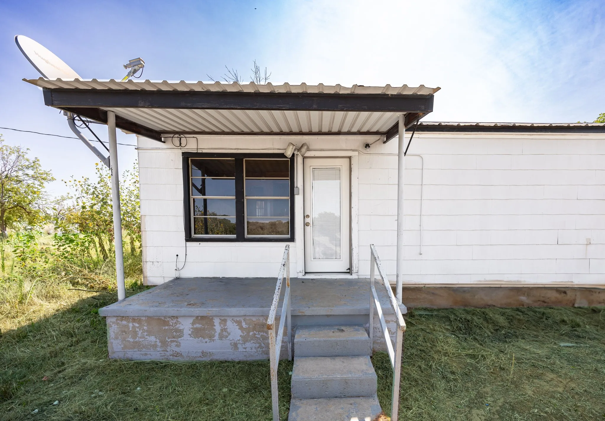 Single Family Residence For Sale in Wise County , 549 County Road 4699, Boyd, Texas 76023, 2 Bedroom, 1 Bathroom, Garage spaces, 792 Sqft, built in 1970, Price $2,495,000, mls#21365393, Real Estate Agent in Boyd, Homes For Sale in Wise county, Homes For Sale in Boyd, Realtor in Boyd Texas, Real Estate Brokerage Independent Realty Texas, Luminita Cordes Realtor
