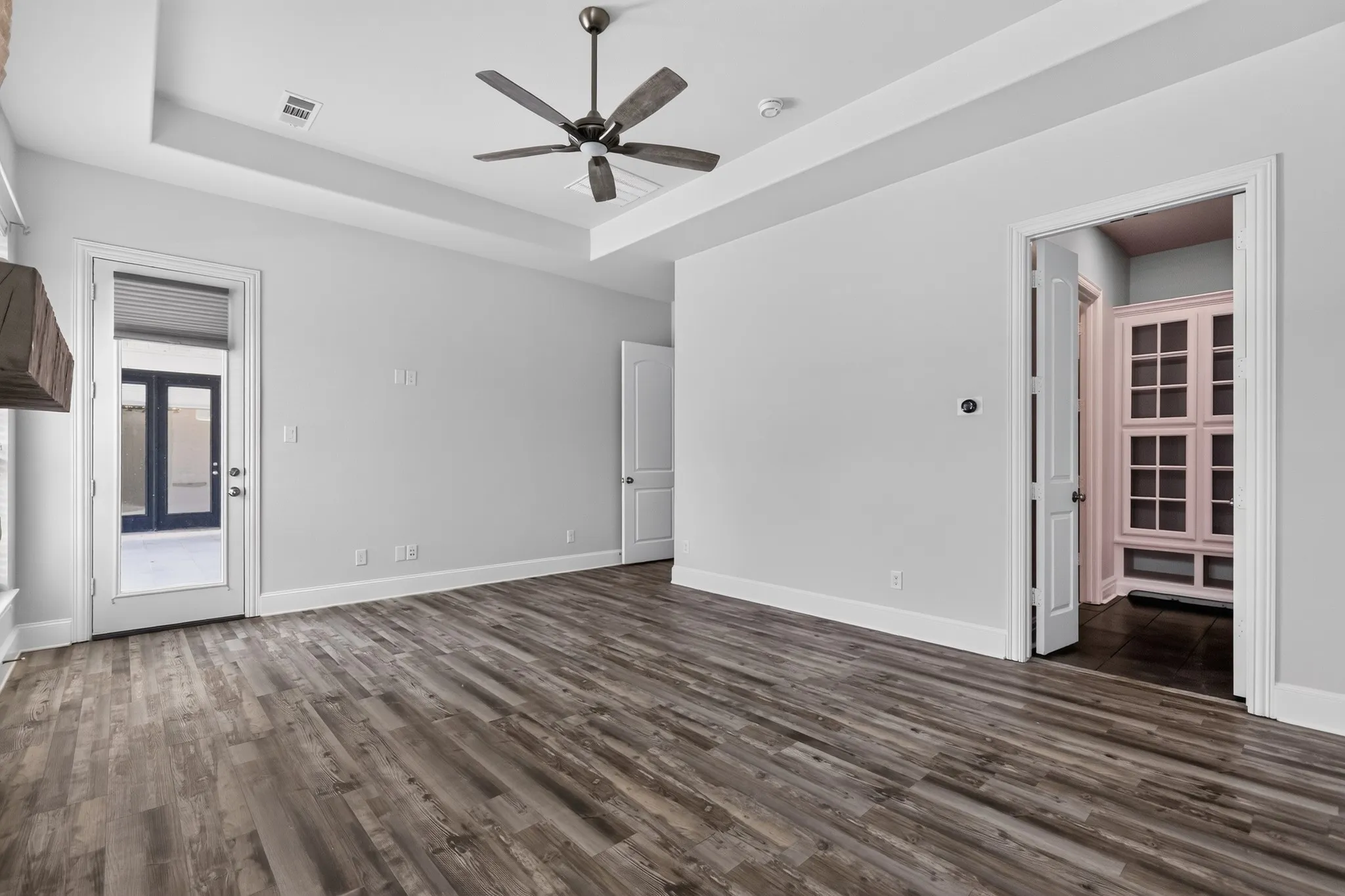 Single Family Residence For Sale in Denton County , 3131 Callander, The Colony, Texas 75056, 4 Bedroom, 6 Bathroom, 4 Garage spaces, 4,816 Sqft, built in 2014, mls#21365697, Real Estate Agent in The Colony, Homes For Sale in Denton county, Homes For Sale in The Colony, Realtor in The Colony Texas, Real Estate Brokerage Independent Realty Texas, Luminita Cordes Realtor