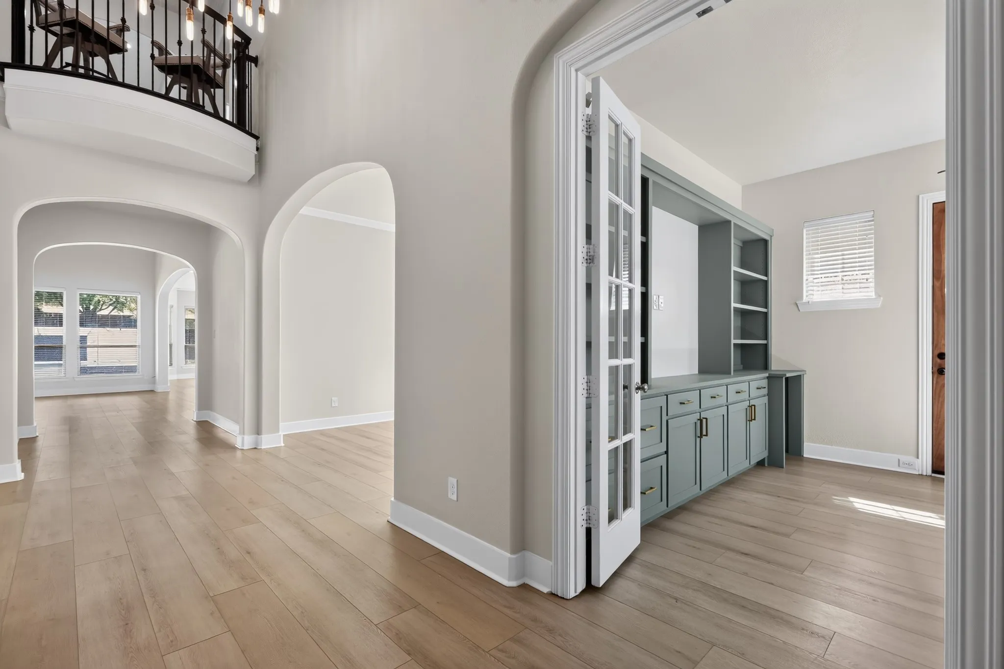 Single Family Residence For Sale in Denton County , 3131 Callander, The Colony, Texas 75056, 4 Bedroom, 6 Bathroom, 4 Garage spaces, 4,816 Sqft, built in 2014, mls#21365697, Real Estate Agent in The Colony, Homes For Sale in Denton county, Homes For Sale in The Colony, Realtor in The Colony Texas, Real Estate Brokerage Independent Realty Texas, Luminita Cordes Realtor