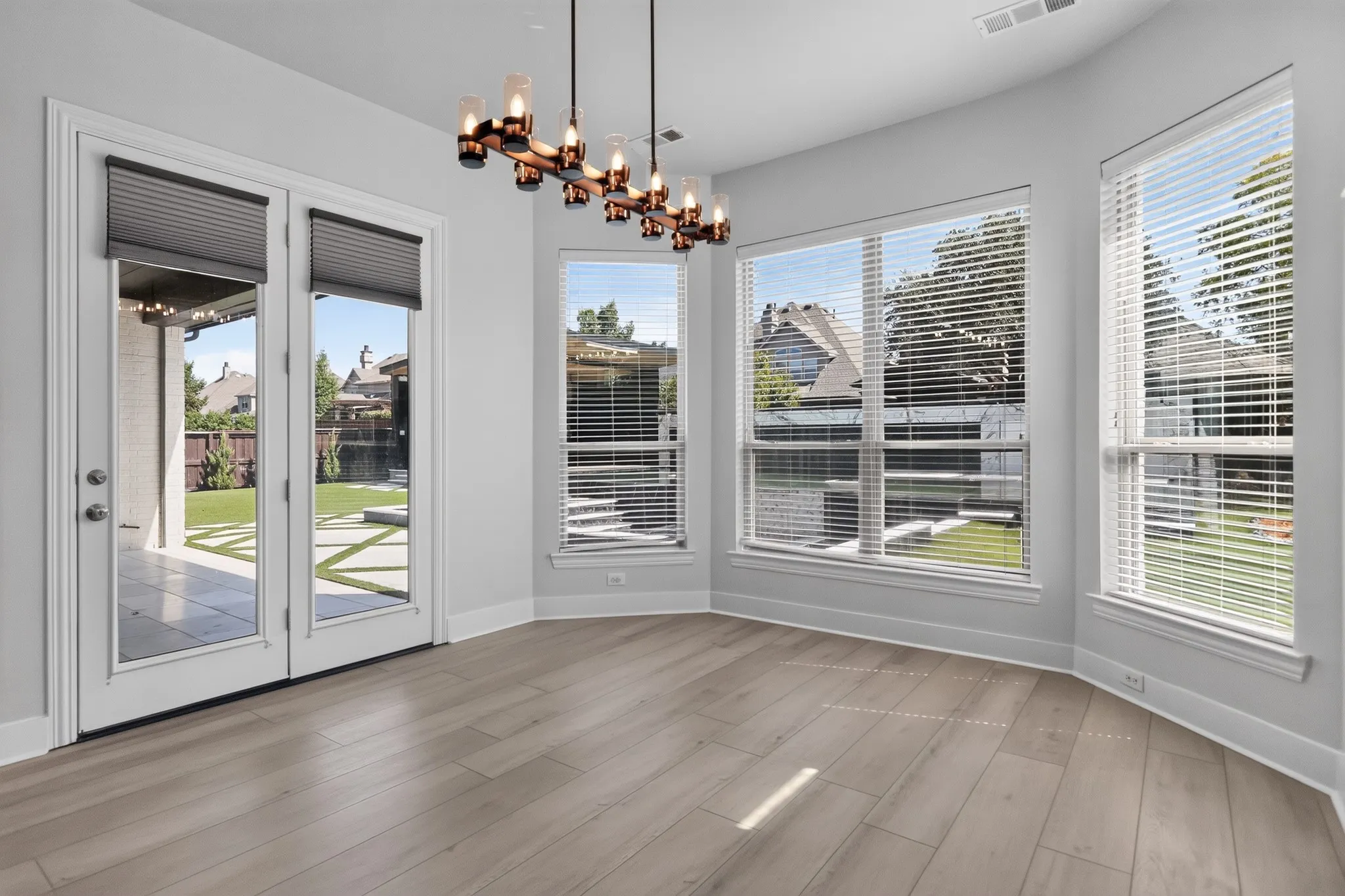 Single Family Residence For Sale in Denton County , 3131 Callander, The Colony, Texas 75056, 4 Bedroom, 6 Bathroom, 4 Garage spaces, 4,816 Sqft, built in 2014, mls#21365697, Real Estate Agent in The Colony, Homes For Sale in Denton county, Homes For Sale in The Colony, Realtor in The Colony Texas, Real Estate Brokerage Independent Realty Texas, Luminita Cordes Realtor