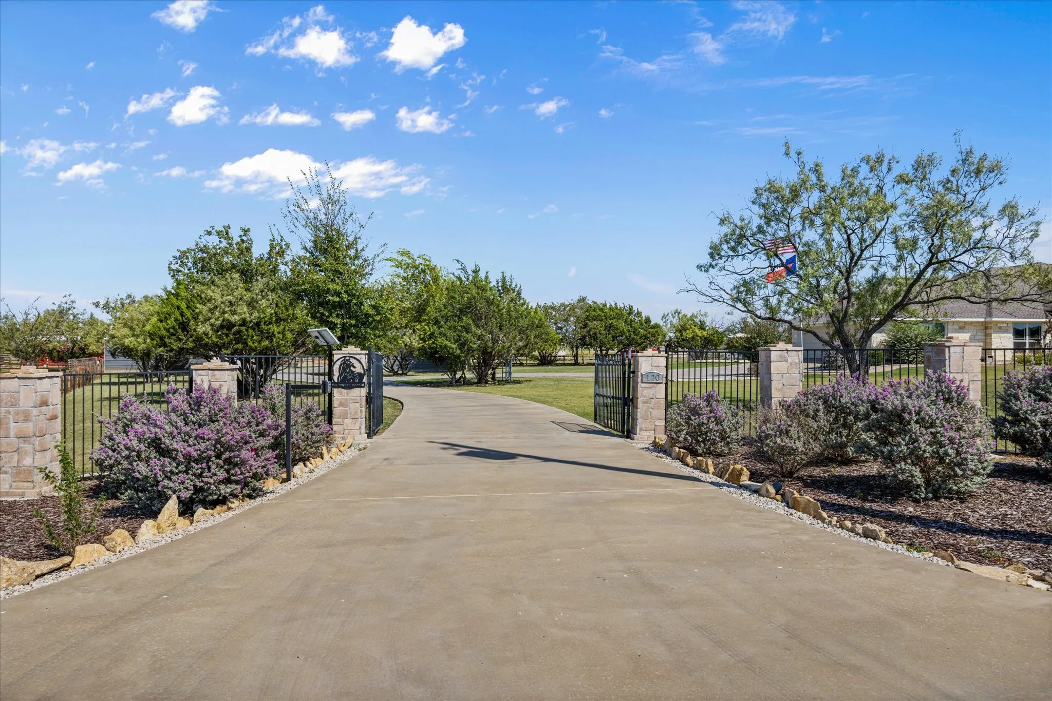 Single Family Residence For Sale in Bosque County , 120 Private Road 2658, Walnut Springs, Texas 76690, 3 Bedroom, 2 Bathroom, 3 Garage spaces, 2,060 Sqft, built in 2018, Price $1,150,000, mls#21361438, Real Estate Agent in Walnut Springs, Homes For Sale in Bosque county, Homes For Sale in Walnut Springs, Realtor in Walnut Springs Texas, Real Estate Brokerage Independent Realty Texas, Luminita Cordes Realtor