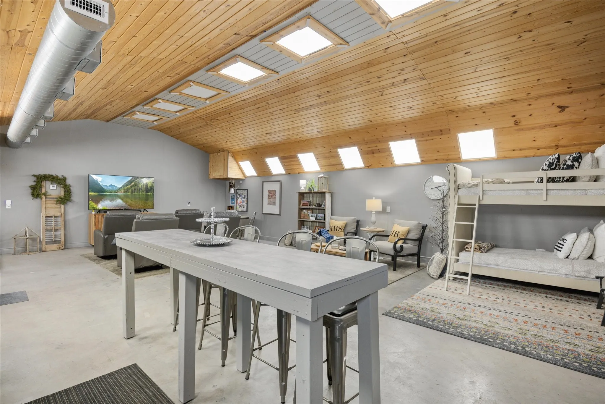 Single Family Residence For Sale in Bosque County , 120 Private Road 2658, Walnut Springs, Texas 76690, 3 Bedroom, 2 Bathroom, 3 Garage spaces, 2,060 Sqft, built in 2018, Price $1,150,000, mls#21361438, Real Estate Agent in Walnut Springs, Homes For Sale in Bosque county, Homes For Sale in Walnut Springs, Realtor in Walnut Springs Texas, Real Estate Brokerage Independent Realty Texas, Luminita Cordes Realtor
