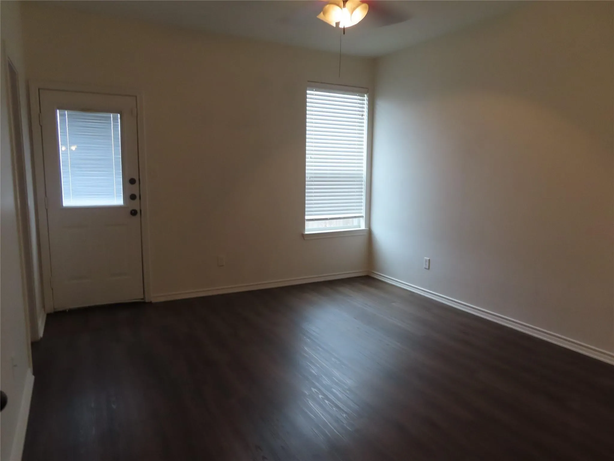 Duplex For Sale in Collin County , 345-347 Schirra Court, Lavon, Texas 75166, 6 Bedroom, 4 Bathroom, 2 Garage spaces, 2,414 Sqft, built in 2009, mls#21357961, Real Estate Agent in Lavon, Homes For Sale in Collin county, Homes For Sale in Lavon, Realtor in Lavon Texas, Real Estate Brokerage Independent Realty Texas, Luminita Cordes Realtor