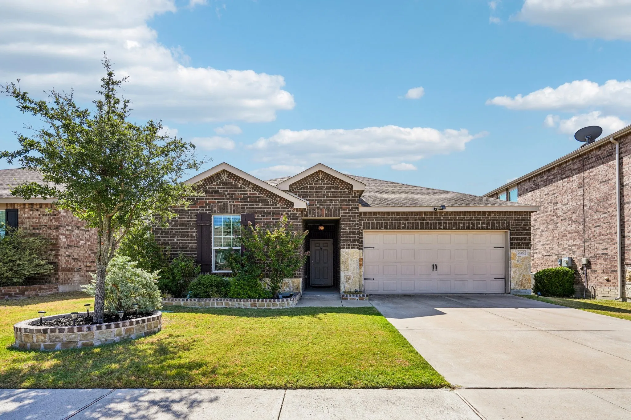 Single Family Residence For Sale in Kaufman County , 2007 Avondown Road, Forney, Texas 75126, 3 Bedroom, 2 Bathroom, 2 Garage spaces, 1,919 Sqft, built in 2017, mls#21359735, Real Estate Agent in Forney, Homes For Sale in Kaufman county, Homes For Sale in Forney, Realtor in Forney Texas, Real Estate Brokerage Independent Realty Texas, Luminita Cordes Realtor