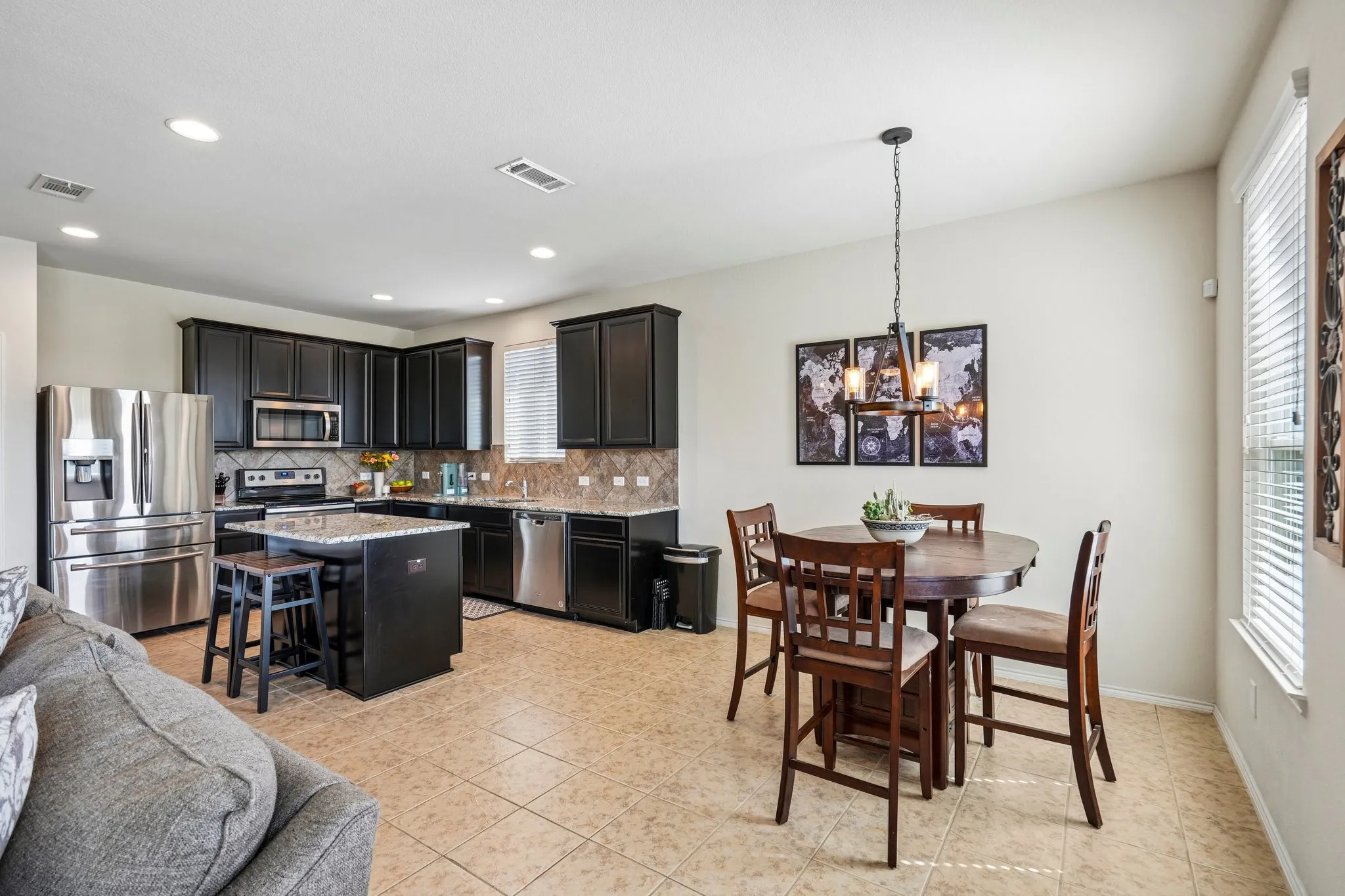 Single Family Residence For Sale in Kaufman County , 2007 Avondown Road, Forney, Texas 75126, 3 Bedroom, 2 Bathroom, 2 Garage spaces, 1,919 Sqft, built in 2017, mls#21359735, Real Estate Agent in Forney, Homes For Sale in Kaufman county, Homes For Sale in Forney, Realtor in Forney Texas, Real Estate Brokerage Independent Realty Texas, Luminita Cordes Realtor