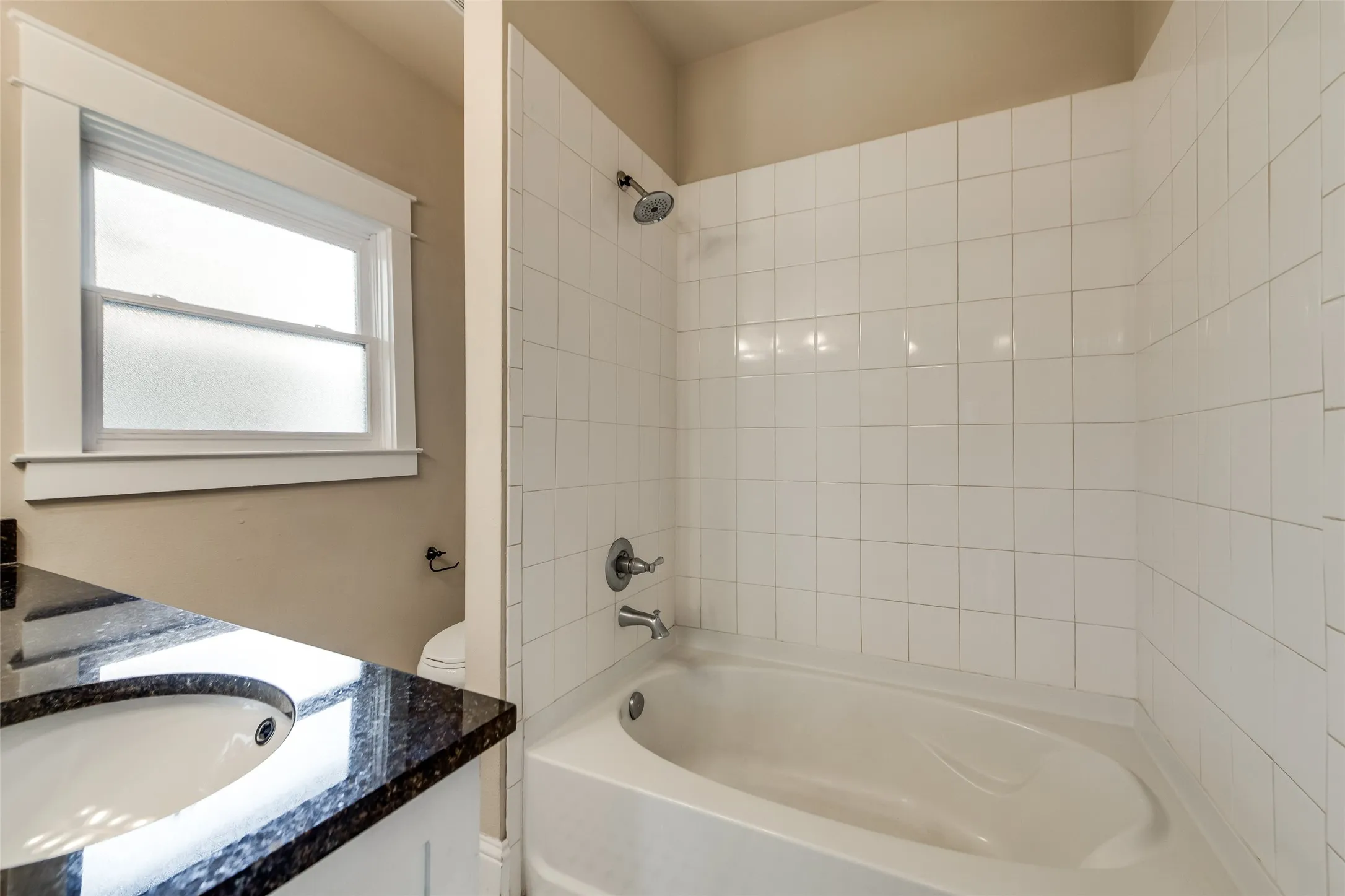 Single Family Residence For Rent in Tarrant County , 1318 Fairmount Avenue, Fort Worth, Texas 76104, 2 Bedroom, 2 Bathroom, 1 Garage spaces, 1,380 Sqft, built in 1921, mls#21358760, Real Estate Agent in Fort Worth, Homes For Rent in Tarrant county, Homes For Rent in Fort Worth, Realtor in Fort Worth Texas, Real Estate Brokerage Independent Realty Texas, Luminita Cordes Realtor
