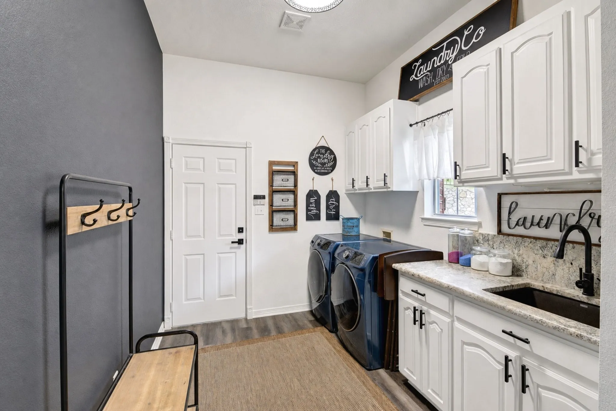 Single Family Residence For Sale in Tarrant County , 816 Lake View Court E, Crowley, Texas 76036, 4 Bedroom, 4 Bathroom, 2 Garage spaces, 3,486 Sqft, built in 1999, mls#21366207, Real Estate Agent in Crowley, Homes For Sale in Tarrant county, Homes For Sale in Crowley, Realtor in Crowley Texas, Real Estate Brokerage Independent Realty Texas, Luminita Cordes Realtor