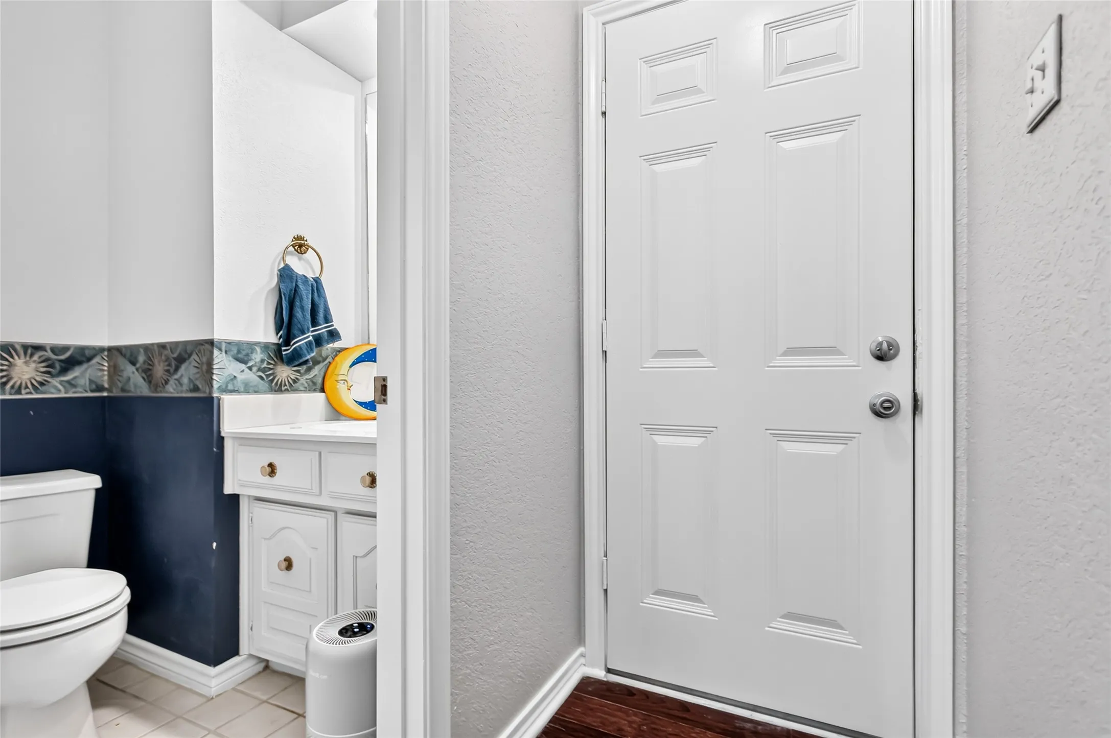 Single Family Residence For Sale in Dallas County , 2407 Briarcliff Drive, Irving, Texas 75062, 3 Bedroom, 3 Bathroom, 2 Garage spaces, 2,306 Sqft, built in 1980, mls#21366236, Real Estate Agent in Irving, Homes For Sale in Dallas county, Homes For Sale in Irving, Realtor in Irving Texas, Real Estate Brokerage Independent Realty Texas, Luminita Cordes Realtor