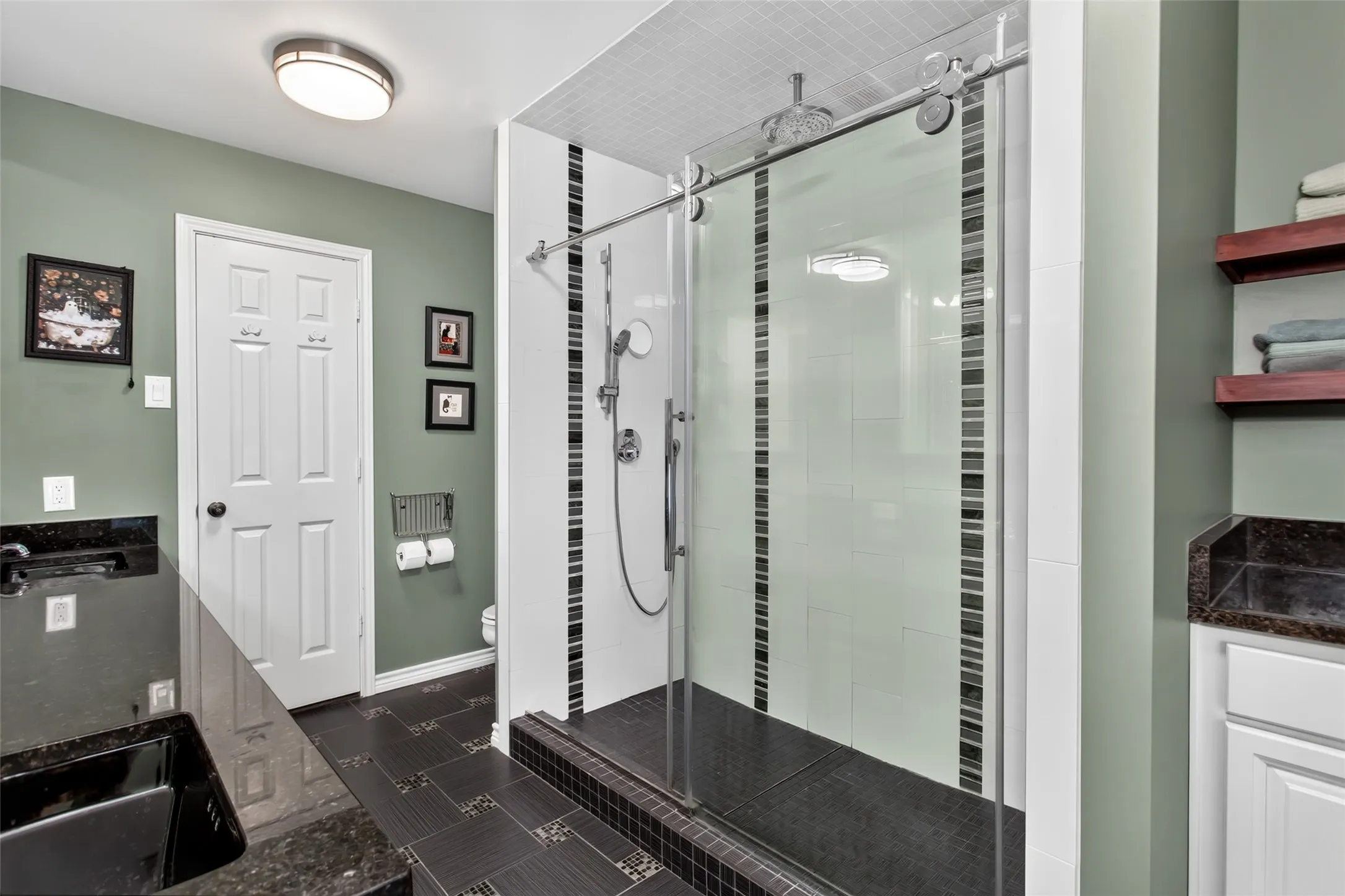 Single Family Residence For Sale in Dallas County , 2407 Briarcliff Drive, Irving, Texas 75062, 3 Bedroom, 3 Bathroom, 2 Garage spaces, 2,306 Sqft, built in 1980, mls#21366236, Real Estate Agent in Irving, Homes For Sale in Dallas county, Homes For Sale in Irving, Realtor in Irving Texas, Real Estate Brokerage Independent Realty Texas, Luminita Cordes Realtor