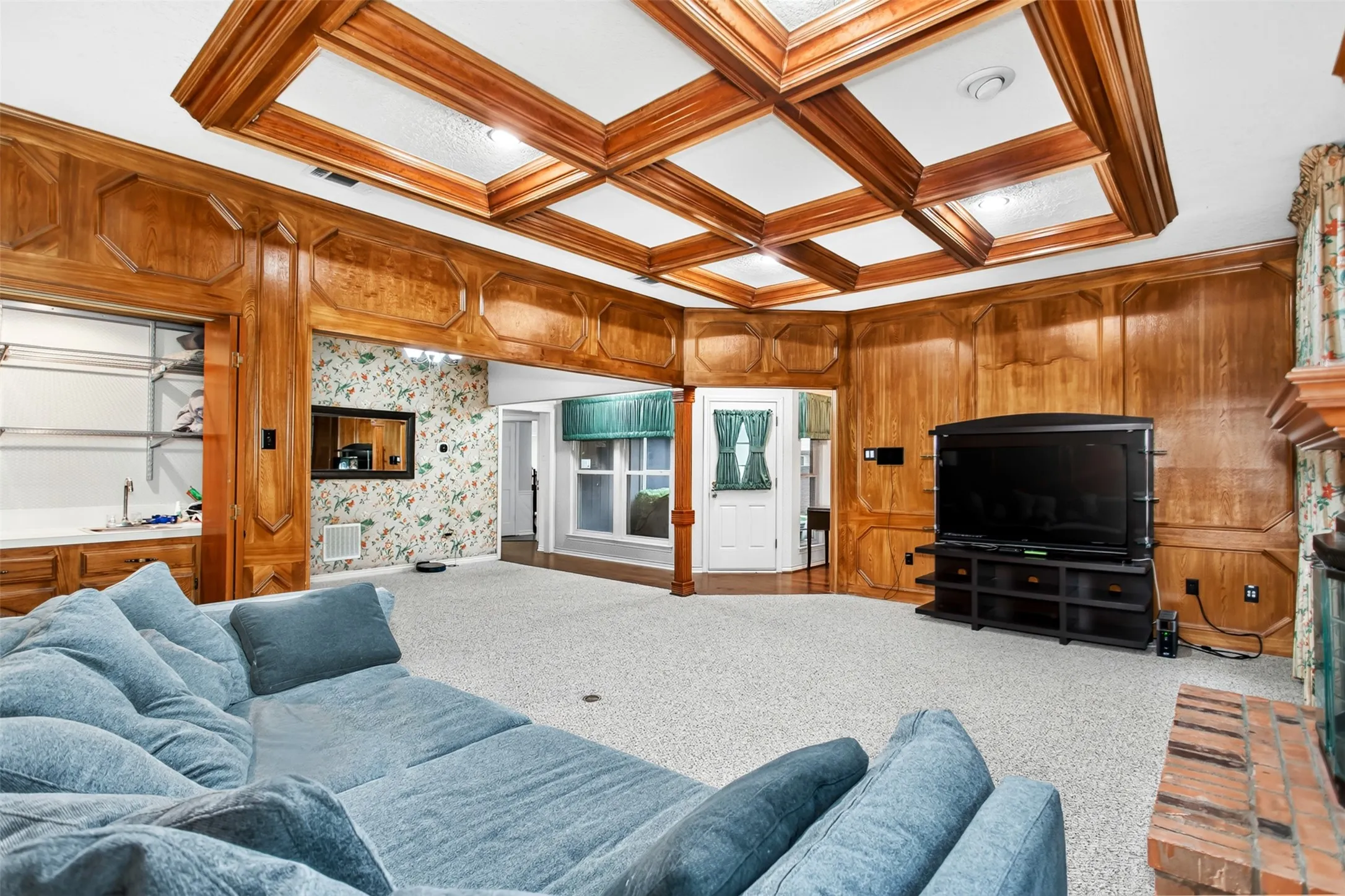 Single Family Residence For Sale in Dallas County , 2407 Briarcliff Drive, Irving, Texas 75062, 3 Bedroom, 3 Bathroom, 2 Garage spaces, 2,306 Sqft, built in 1980, mls#21366236, Real Estate Agent in Irving, Homes For Sale in Dallas county, Homes For Sale in Irving, Realtor in Irving Texas, Real Estate Brokerage Independent Realty Texas, Luminita Cordes Realtor