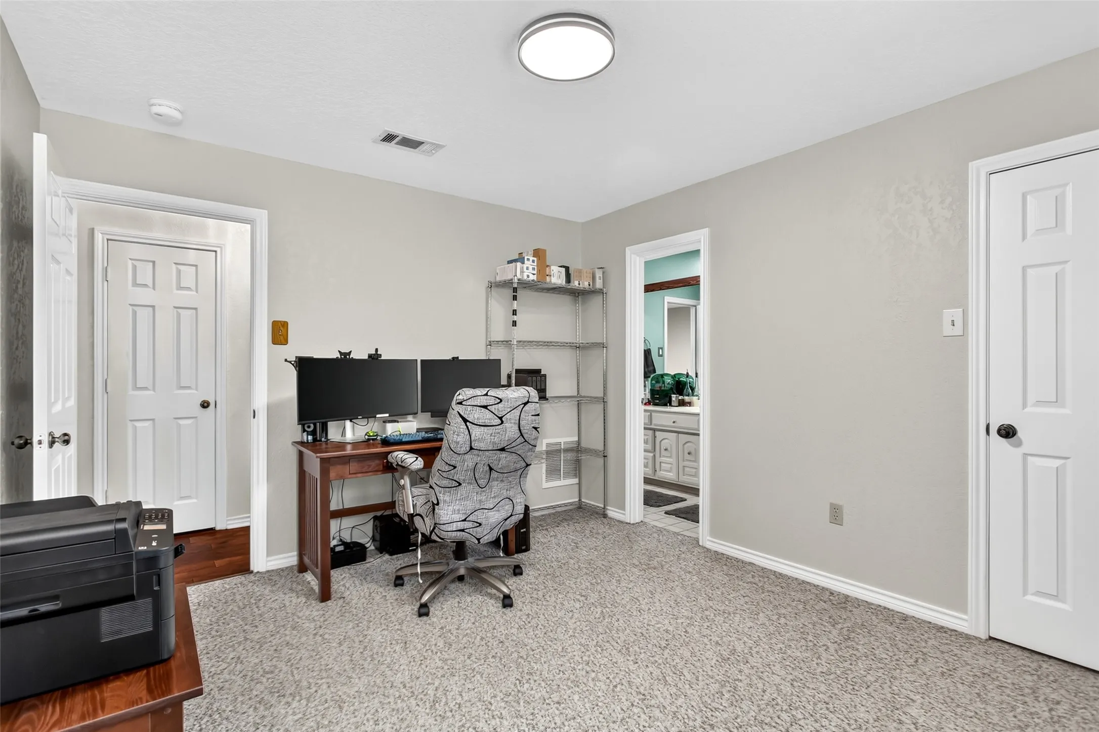 Single Family Residence For Sale in Dallas County , 2407 Briarcliff Drive, Irving, Texas 75062, 3 Bedroom, 3 Bathroom, 2 Garage spaces, 2,306 Sqft, built in 1980, mls#21366236, Real Estate Agent in Irving, Homes For Sale in Dallas county, Homes For Sale in Irving, Realtor in Irving Texas, Real Estate Brokerage Independent Realty Texas, Luminita Cordes Realtor