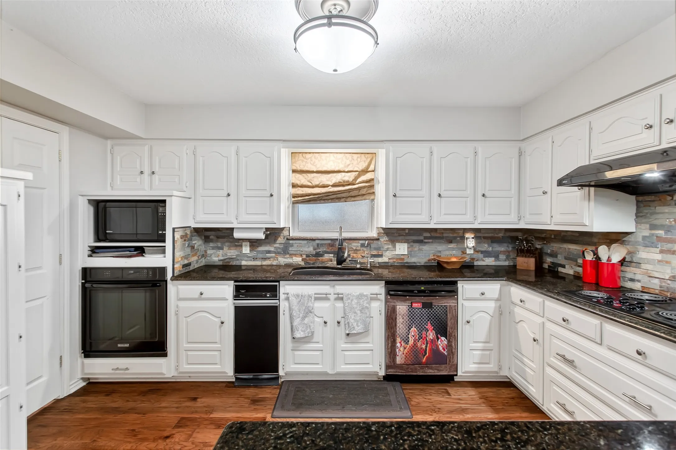 Single Family Residence For Sale in Dallas County , 2407 Briarcliff Drive, Irving, Texas 75062, 3 Bedroom, 3 Bathroom, 2 Garage spaces, 2,306 Sqft, built in 1980, mls#21366236, Real Estate Agent in Irving, Homes For Sale in Dallas county, Homes For Sale in Irving, Realtor in Irving Texas, Real Estate Brokerage Independent Realty Texas, Luminita Cordes Realtor