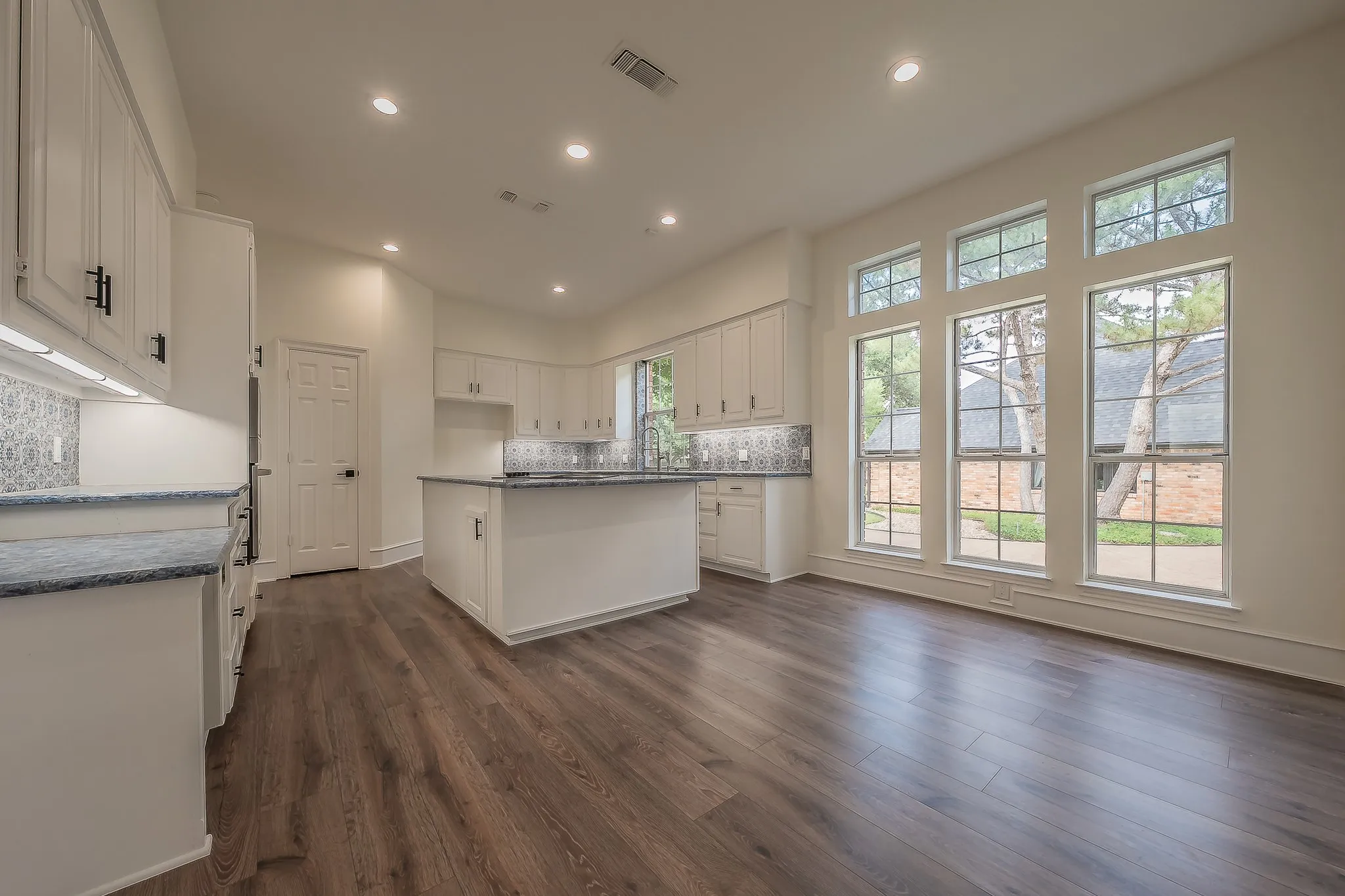 Single Family Residence For Rent in Denton County , 543 Timber Ridge Drive, Trophy Club, Texas 76262, 4 Bedroom, 4 Bathroom, 2 Garage spaces, 3,542 Sqft, built in 1986, mls#21366204, Real Estate Agent in Trophy Club, Homes For Rent in Denton county, Homes For Rent in Trophy Club, Realtor in Trophy Club Texas, Real Estate Brokerage Independent Realty Texas, Luminita Cordes Realtor